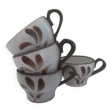 Set of 4 floral decorated bowls