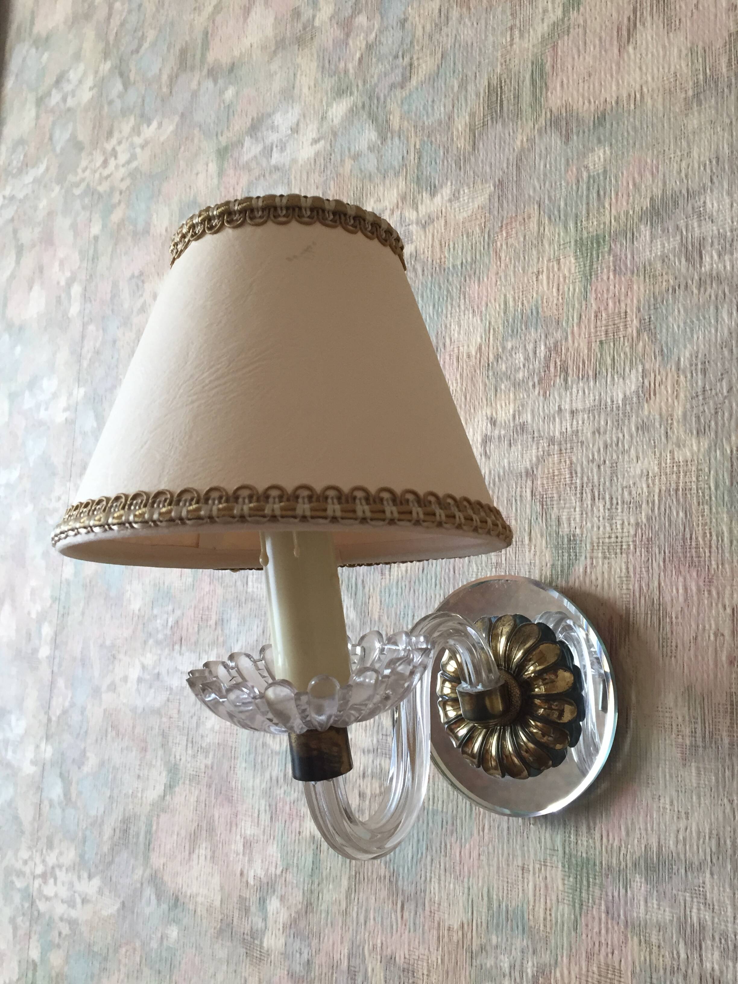 Chandelier and its wall lights