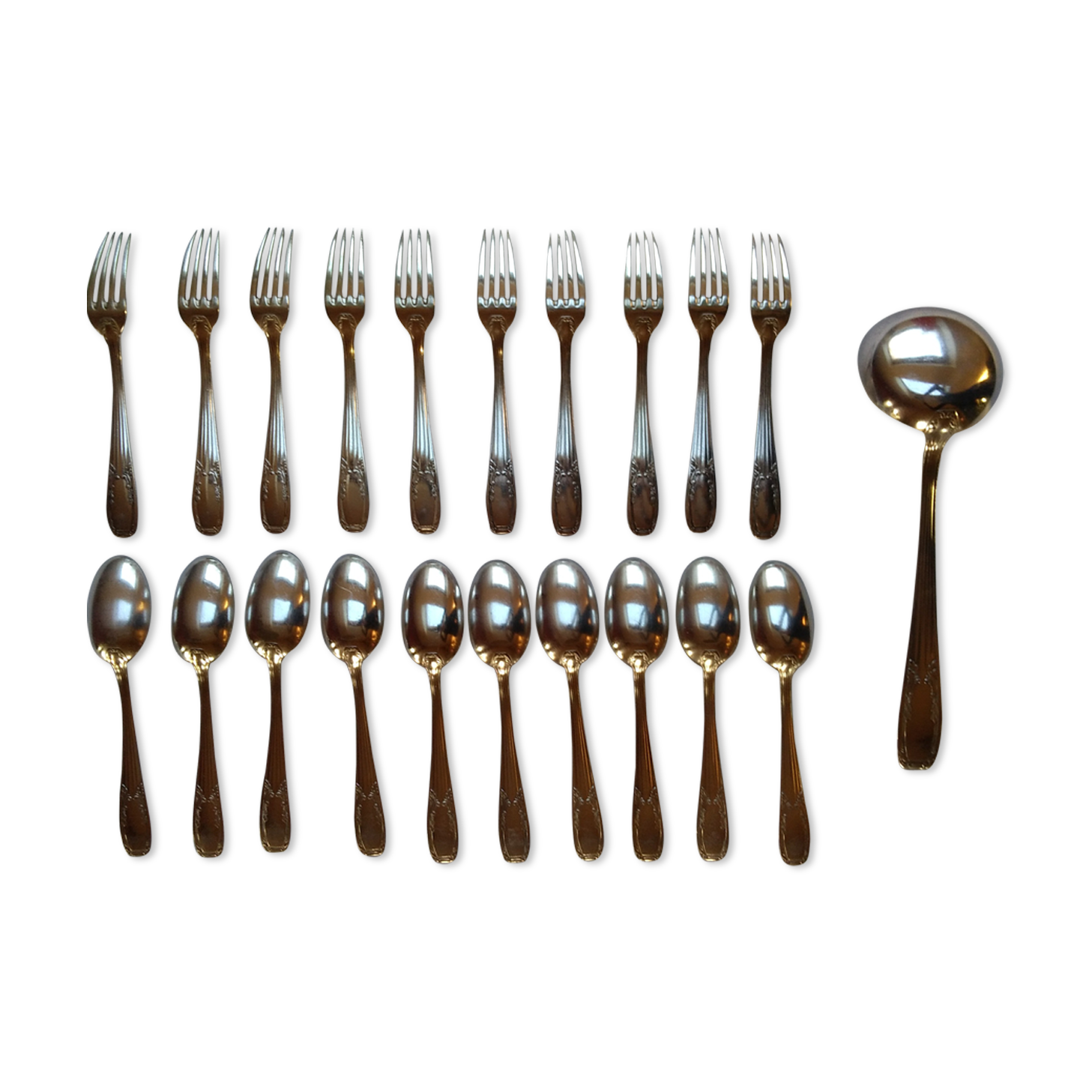 21-piece cutlery set