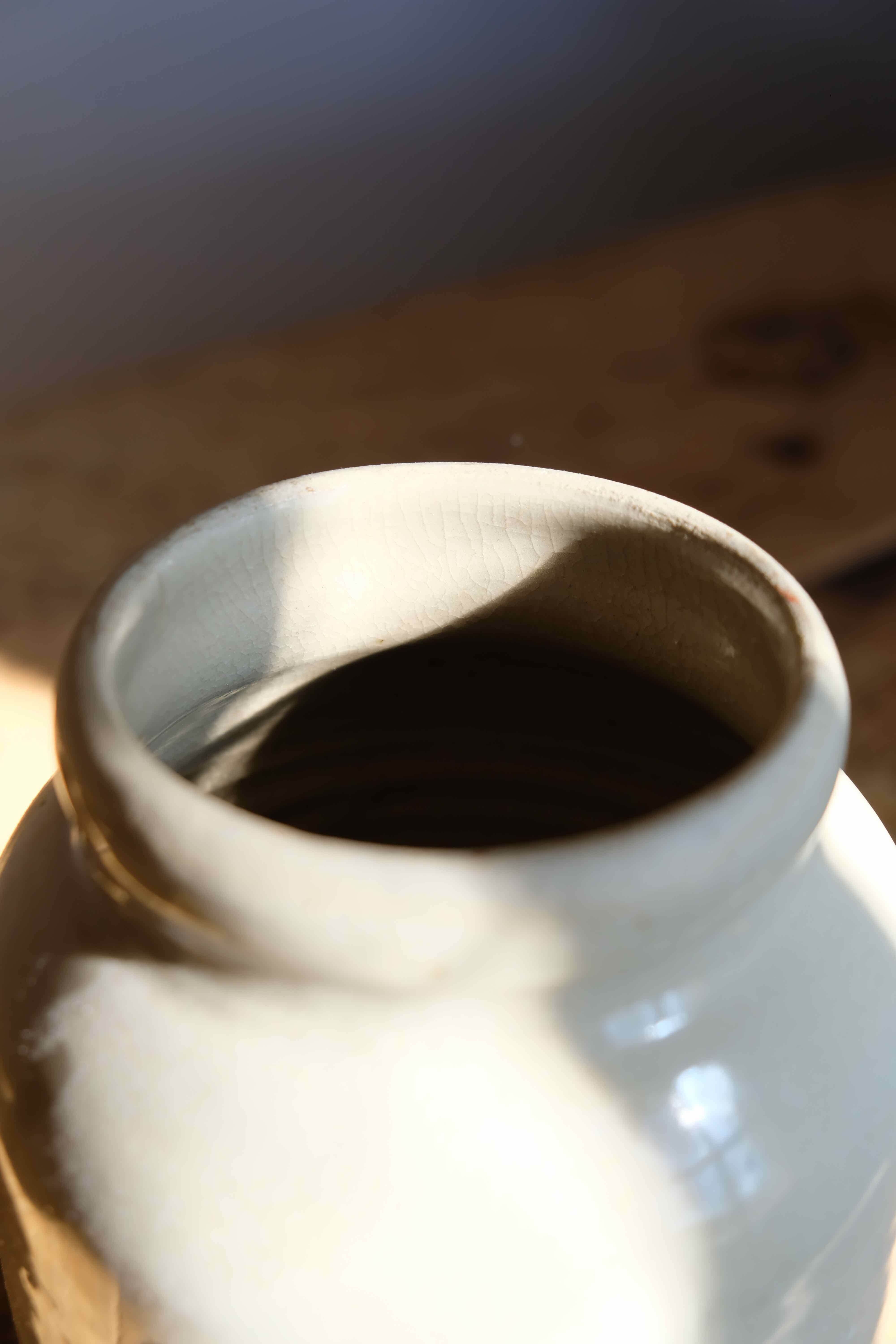 Stoneware with original wooden lid