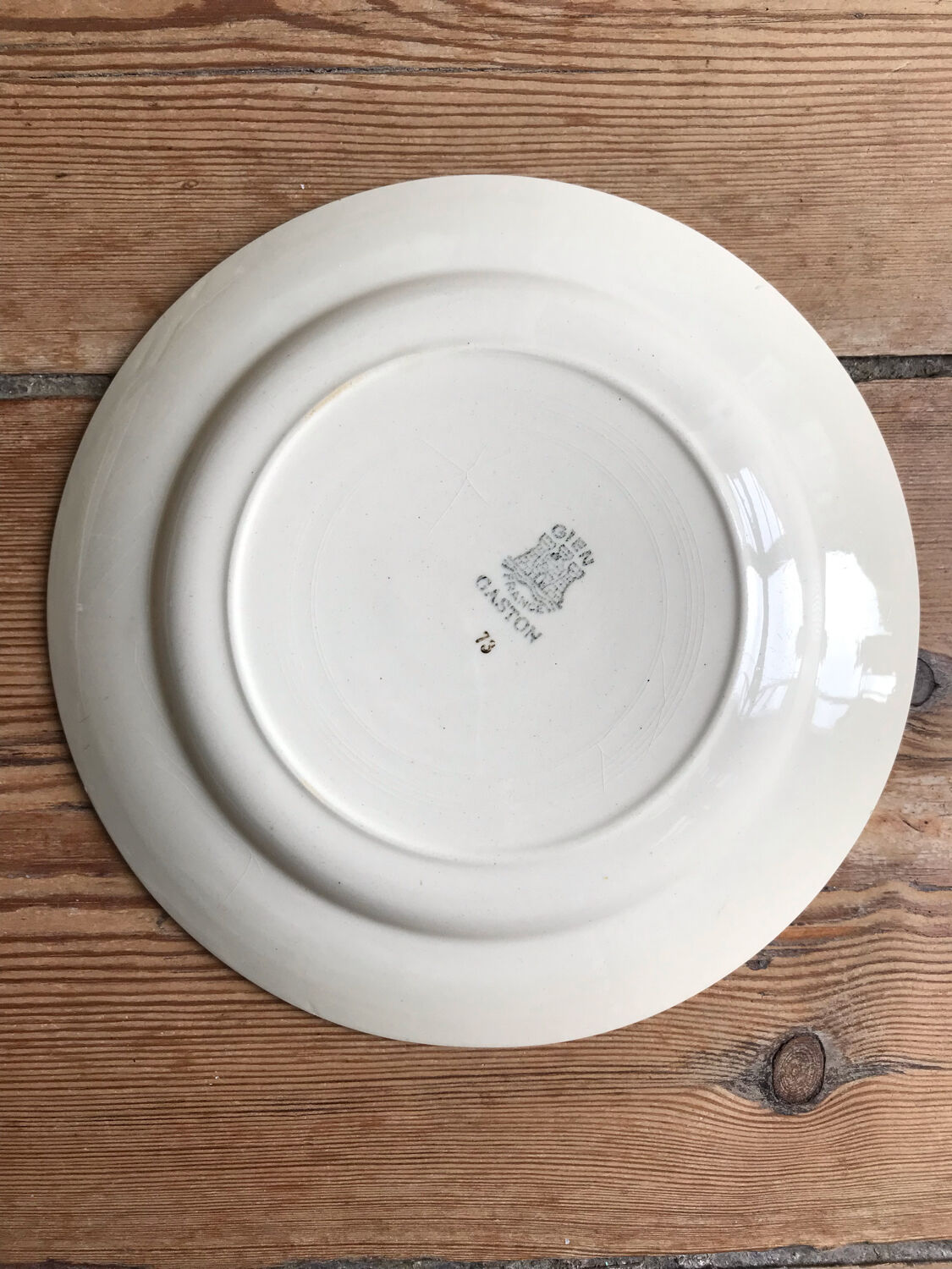 Service of 12 old flat plates "gien"