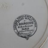 Iron earth plate