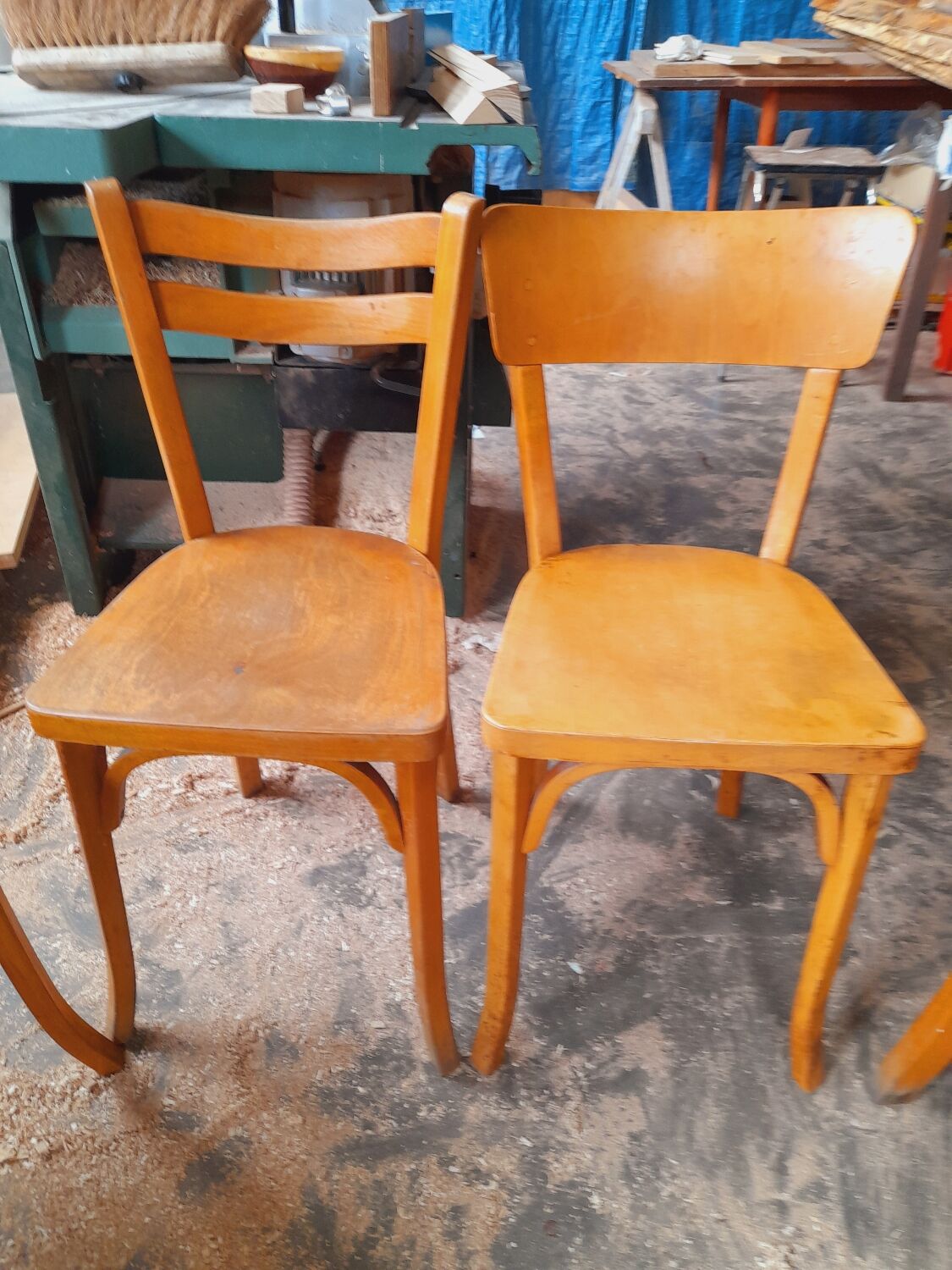 Lot 6 mismatched bistro chairs