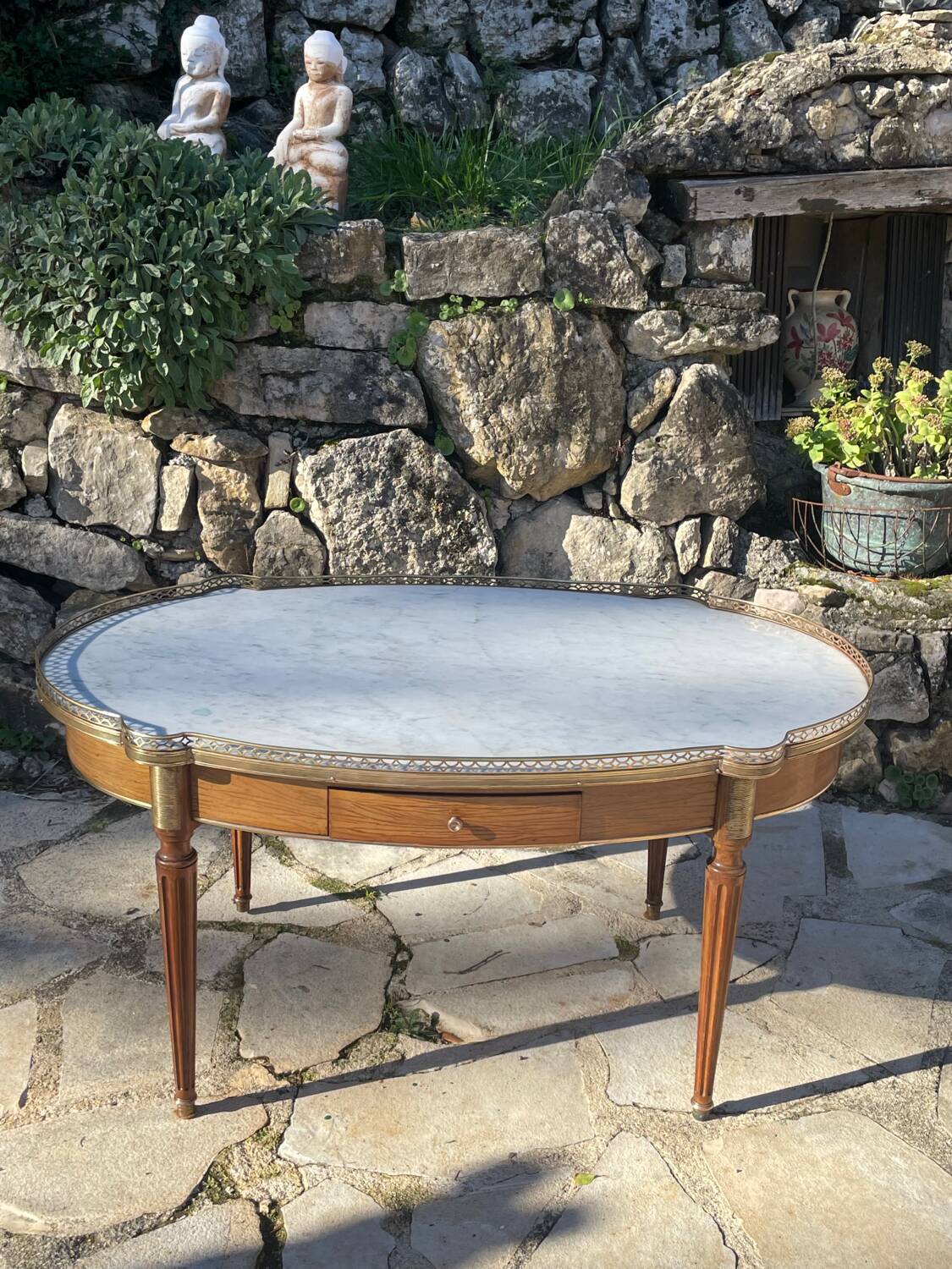 Bouillotte coffee table in blond mahogany, Louis XVI style, 20th century period