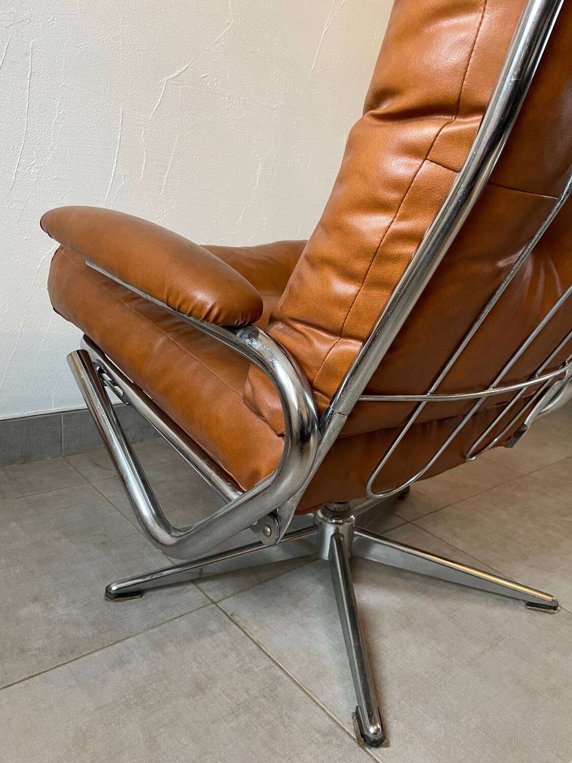 Vintage reclining lounge chair and footrest