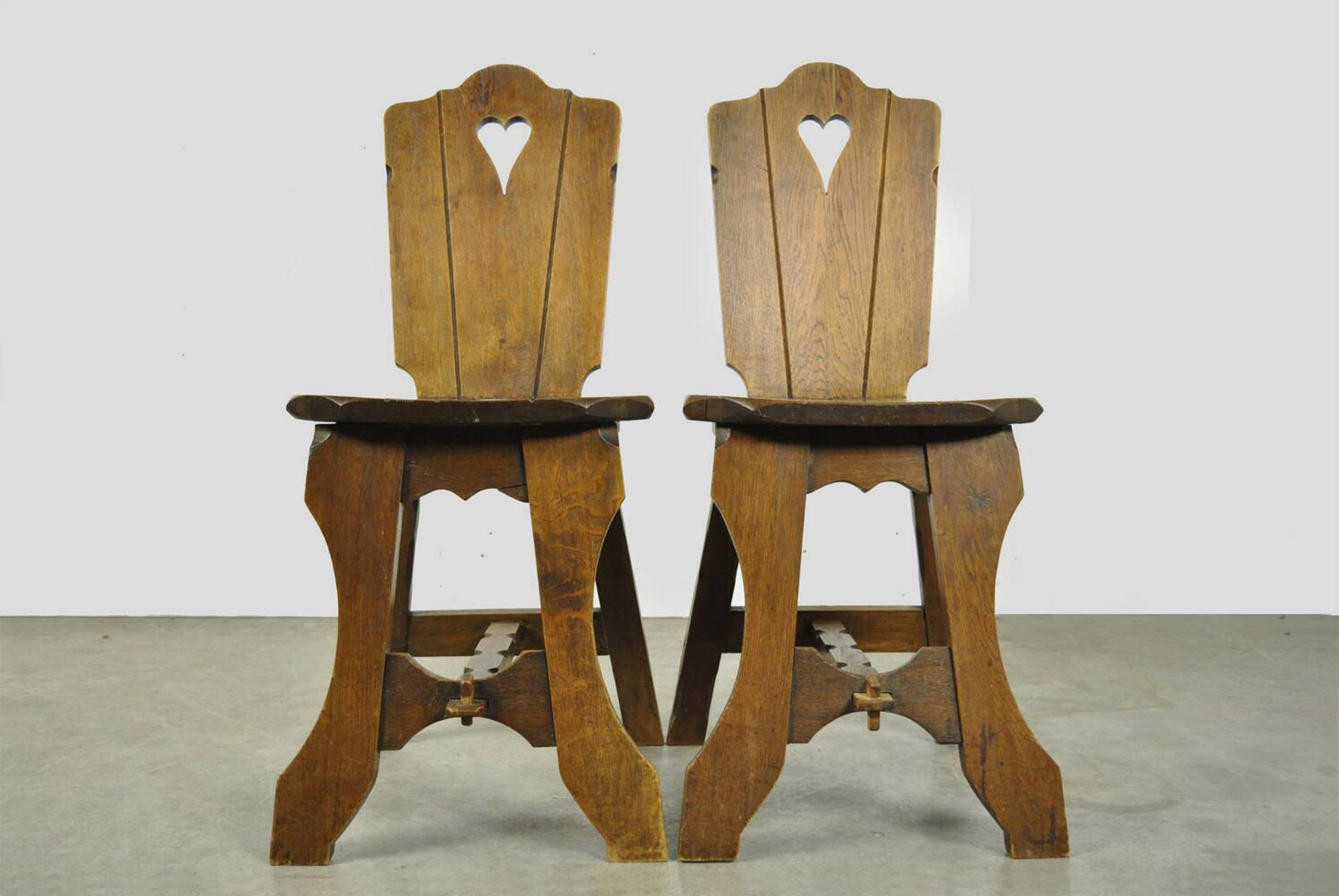 Chaises de salle à manger en chêne vintage brutaliste faites à la main, années 1930