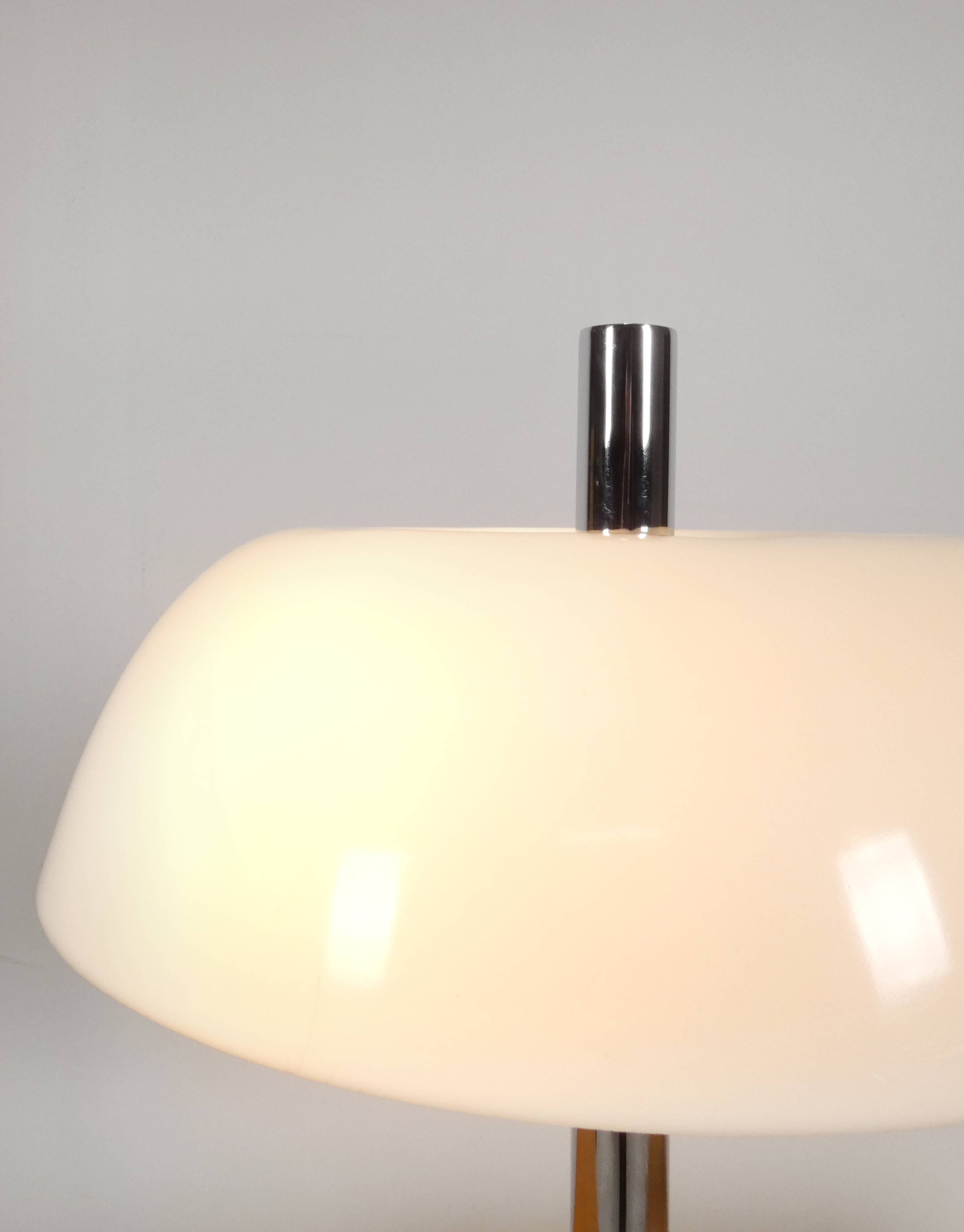 Egon Hillebrand table lamp model 7377