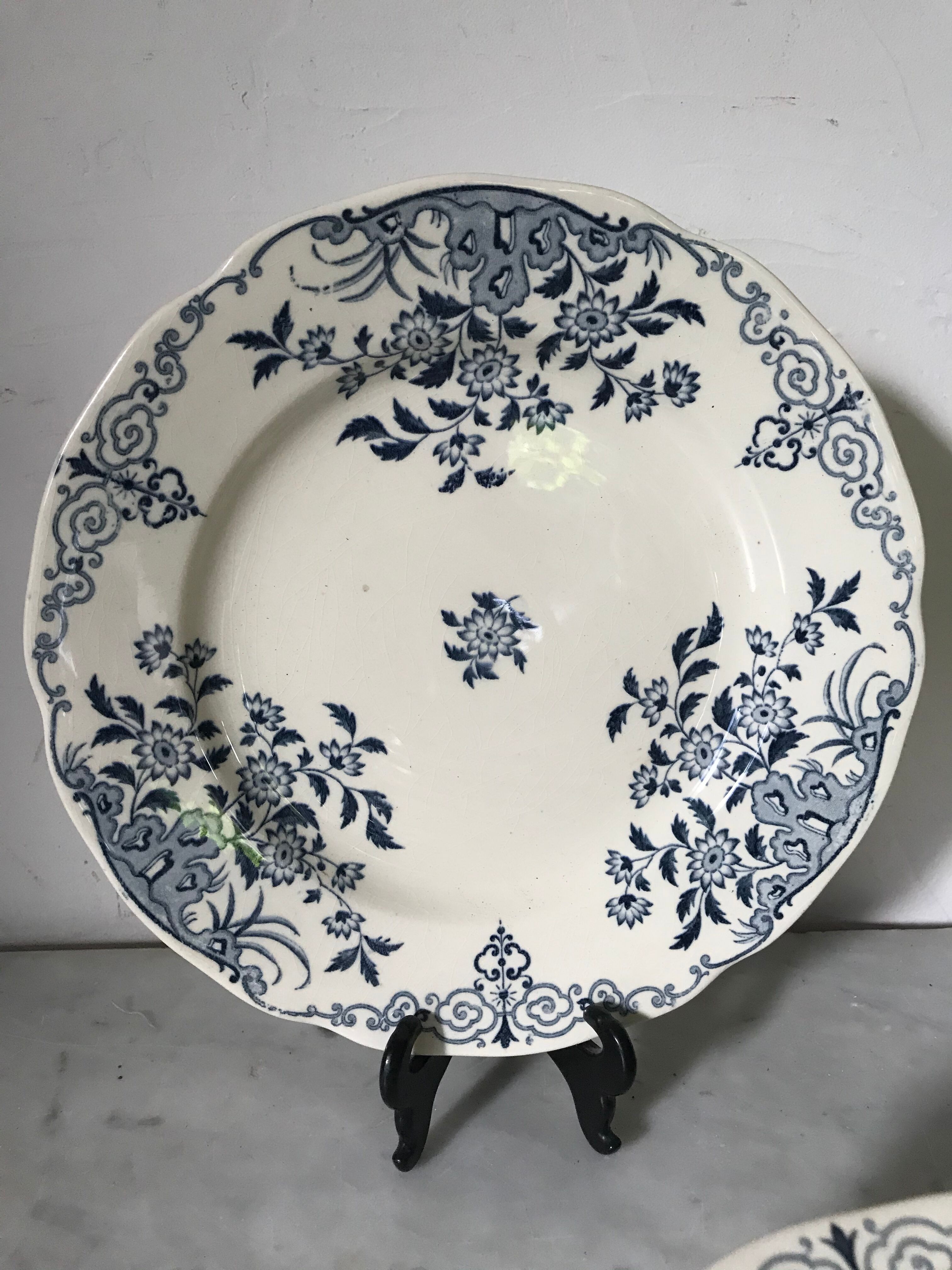 Série de 9 assiettes plates Sarreguemines & Digoin