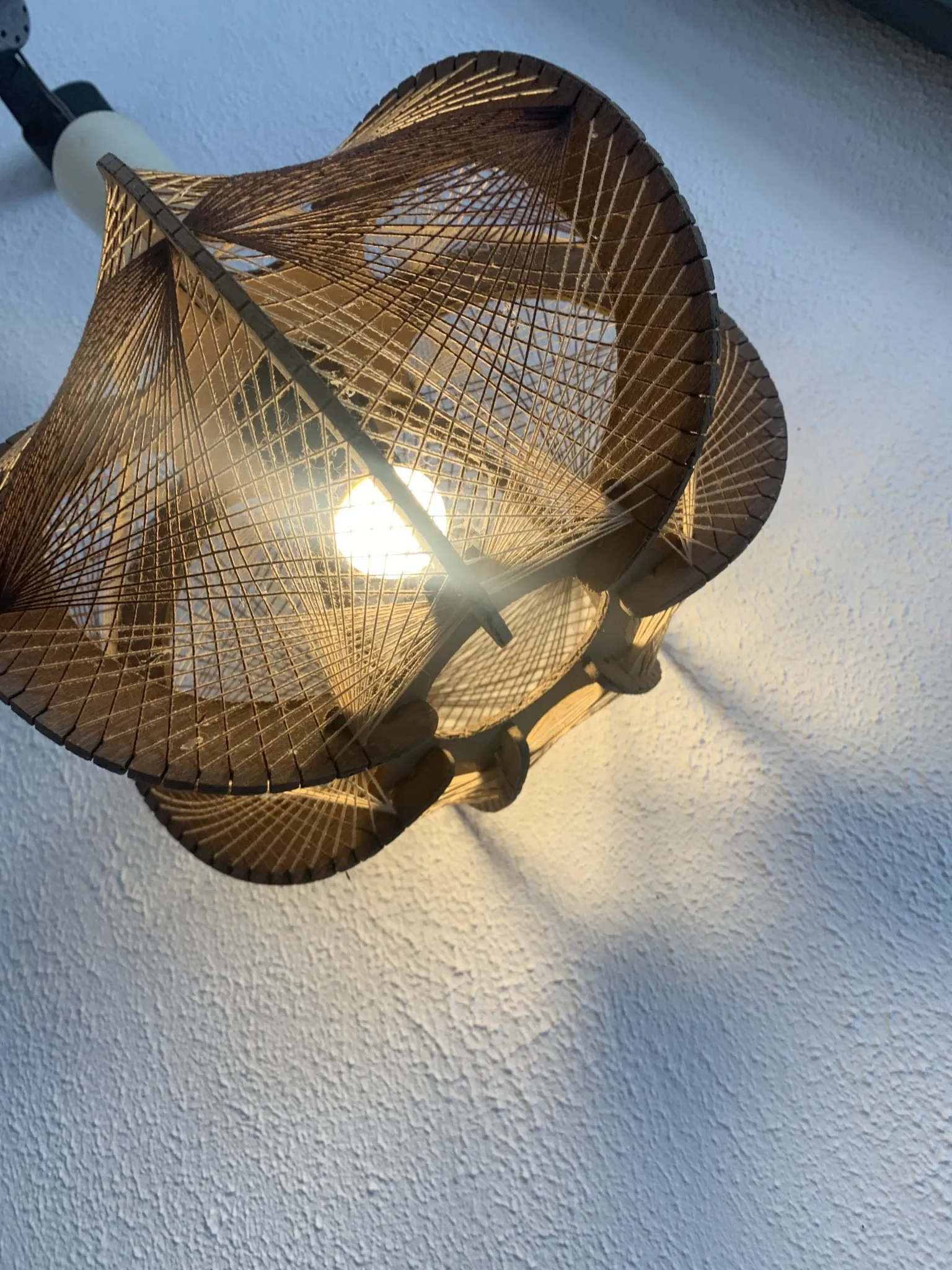 Vintage 1960 Scandinavian suspension light in wire and wood - 30 x 21 cm