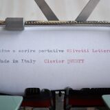 Typewriter portable olivetti lettera 32