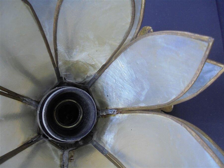 Plafonnier lotus flowers in mother-of-pearl