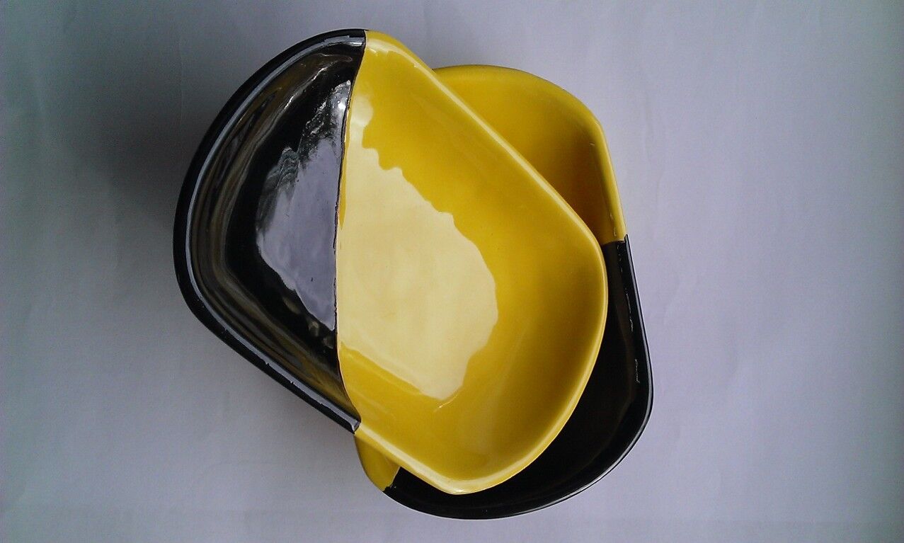 Pair of graphical cups