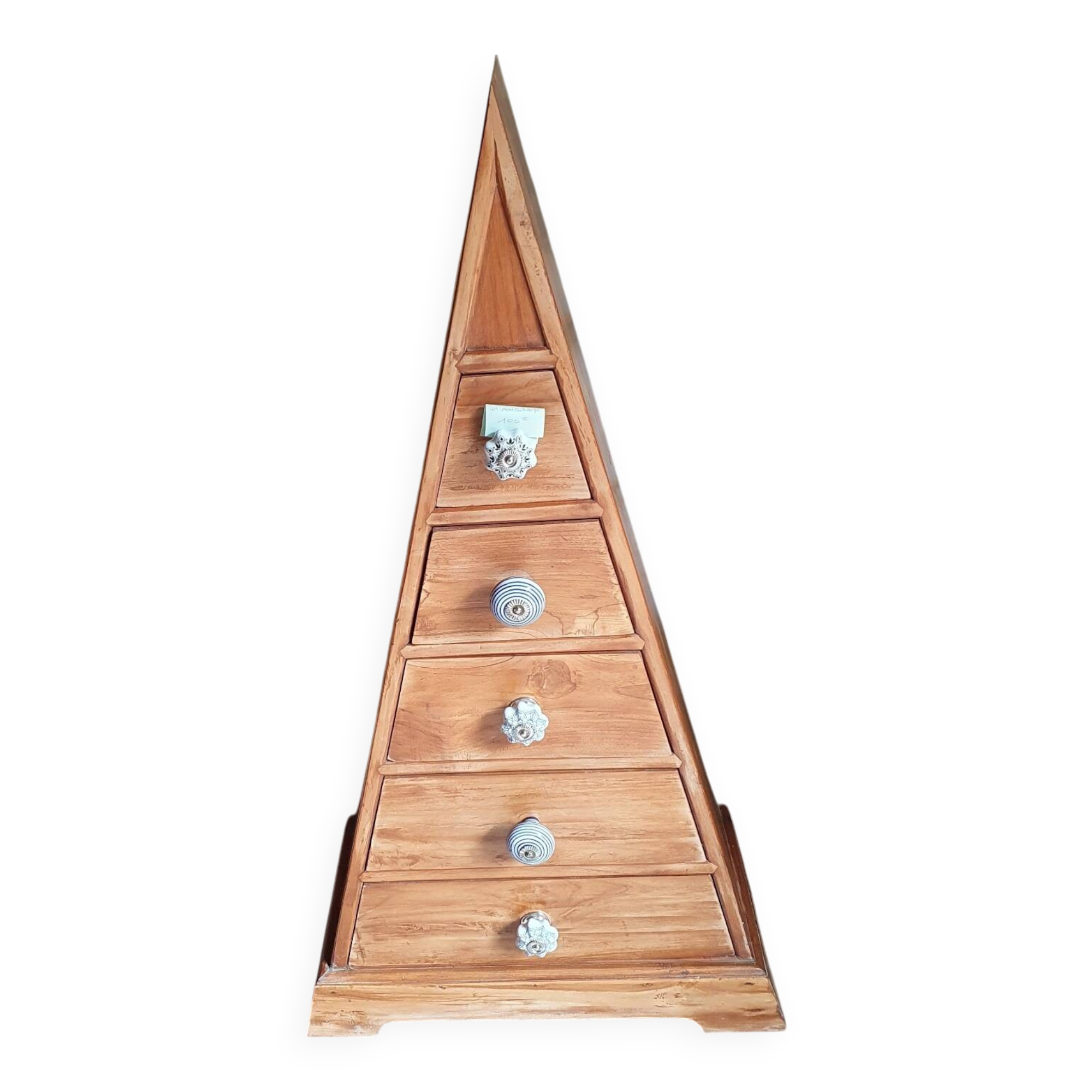 Pyramid-shaped chest of drawers