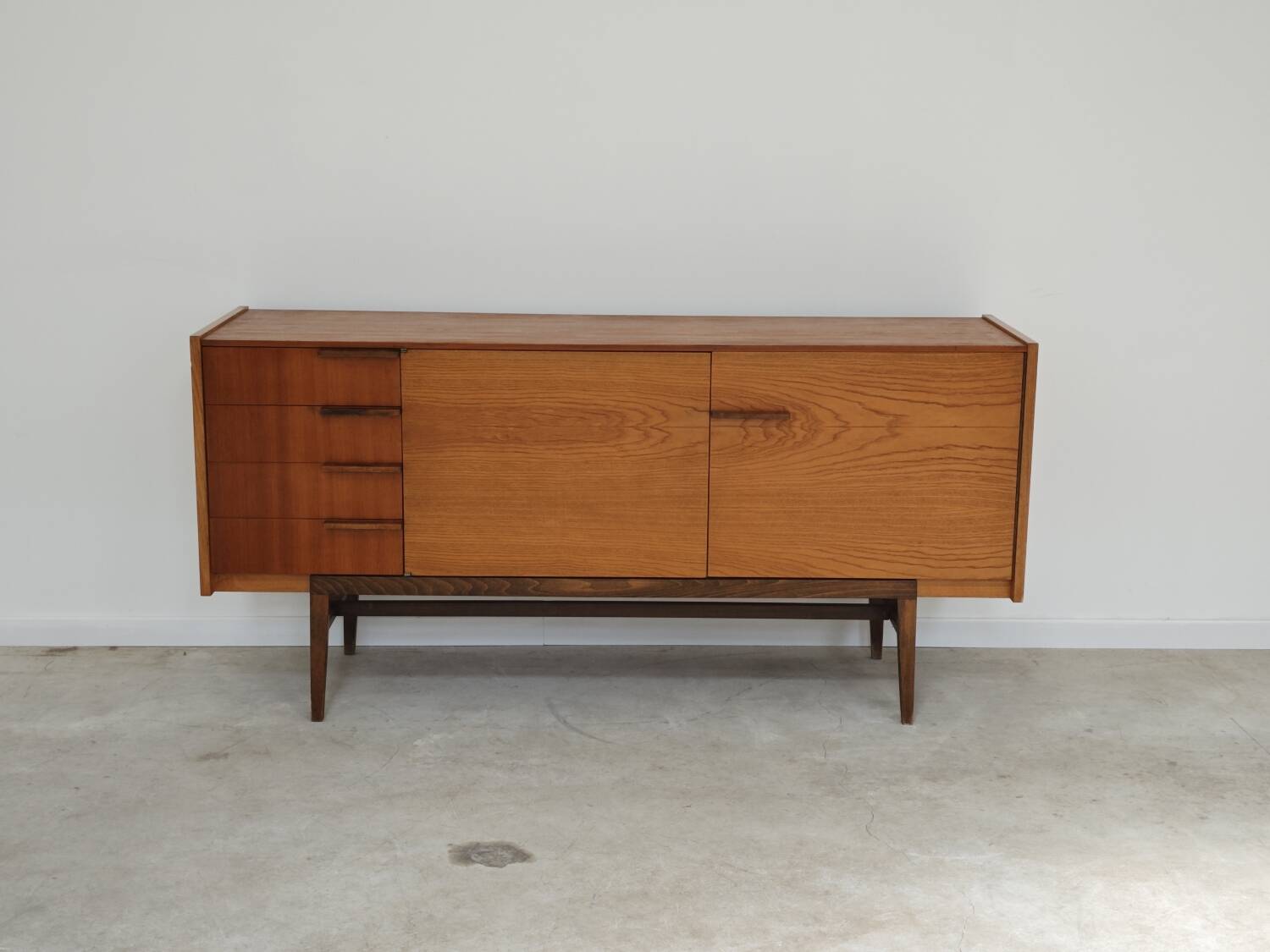 Enfilade meuble de rangement
Frantisek Mezulanik pour Up Zavody
1960