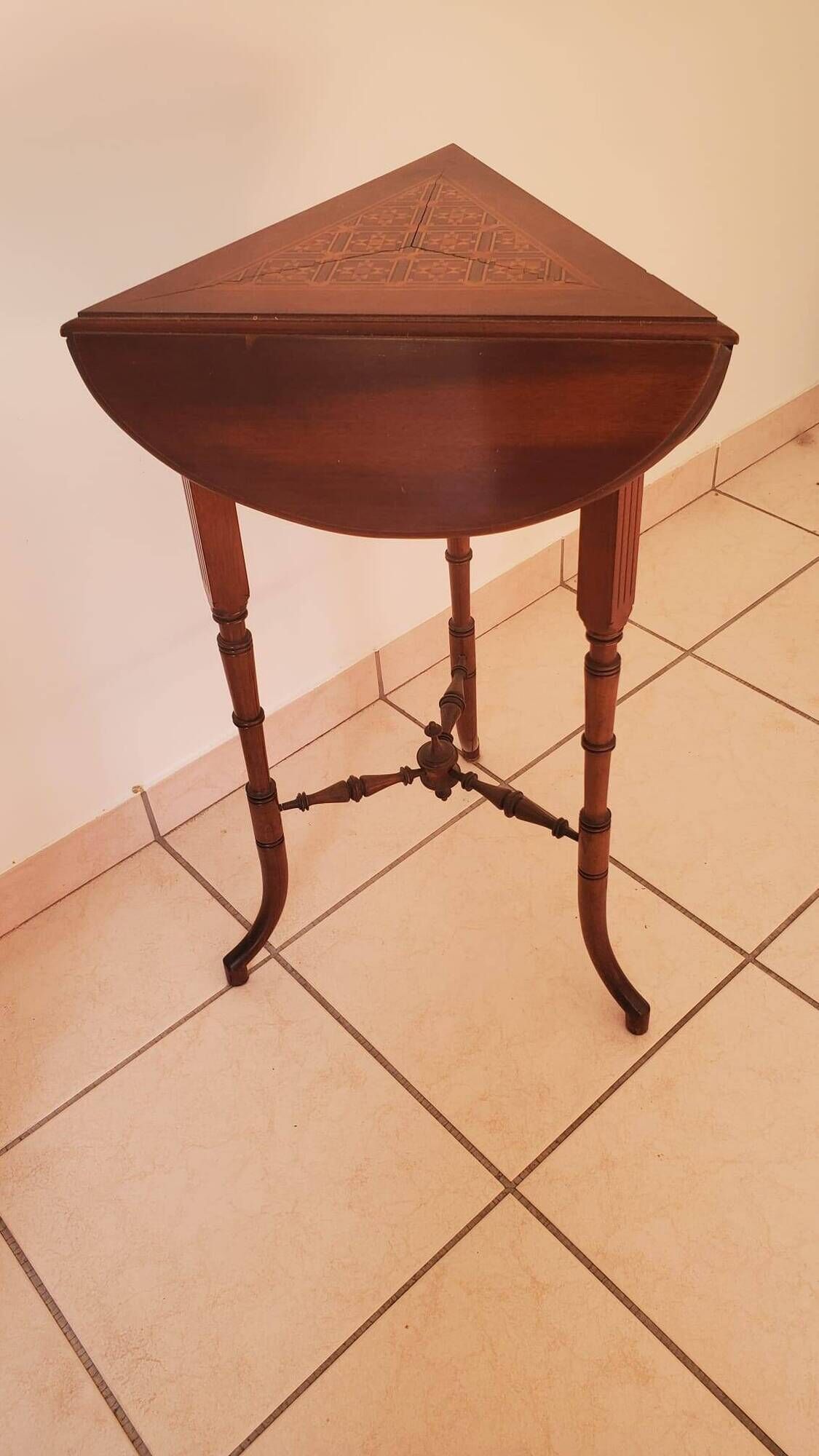 Table tulipe de style Edwardien