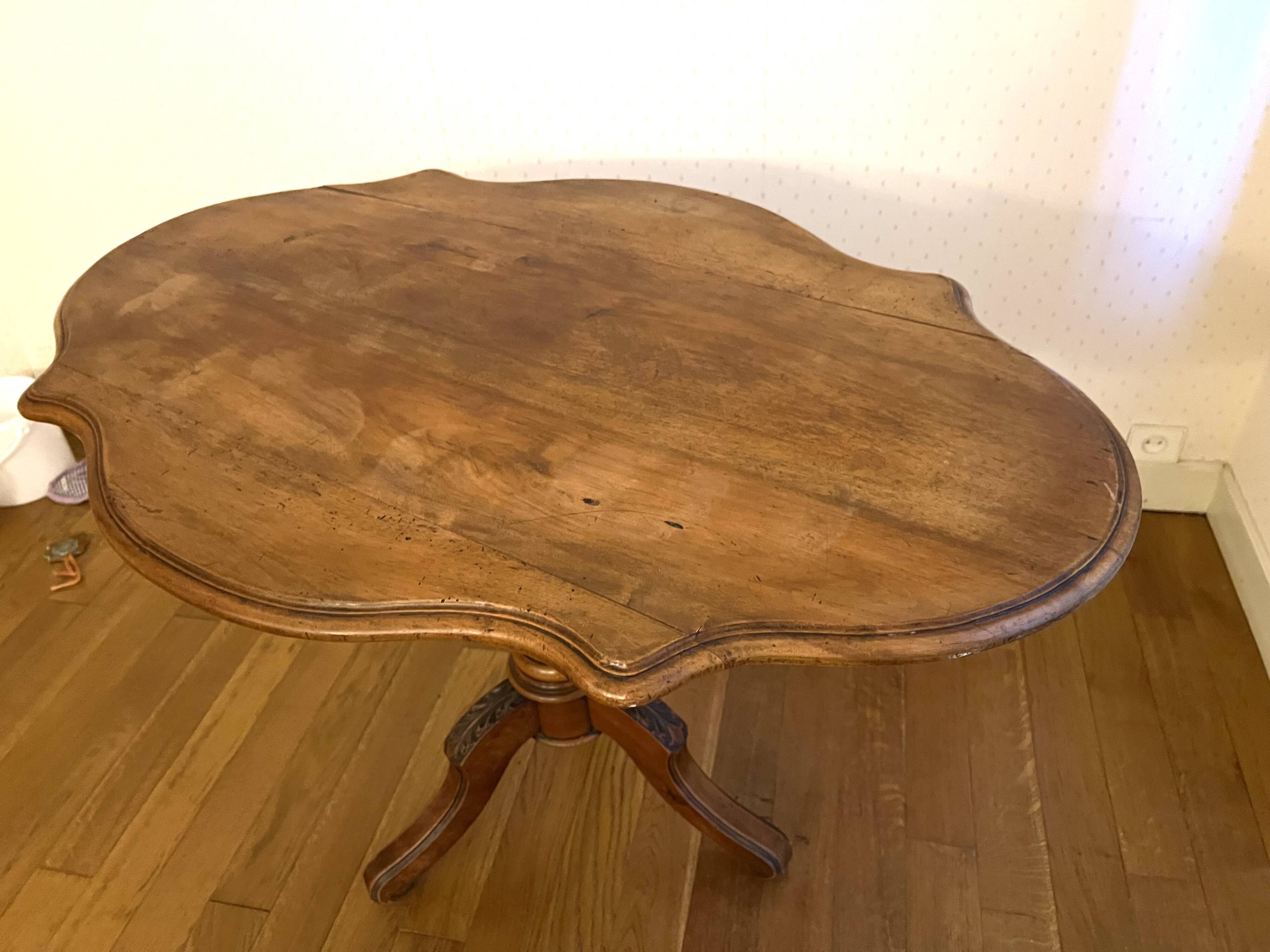 Oval wooden pedestal table, violin table on three legs, Napoleon III style