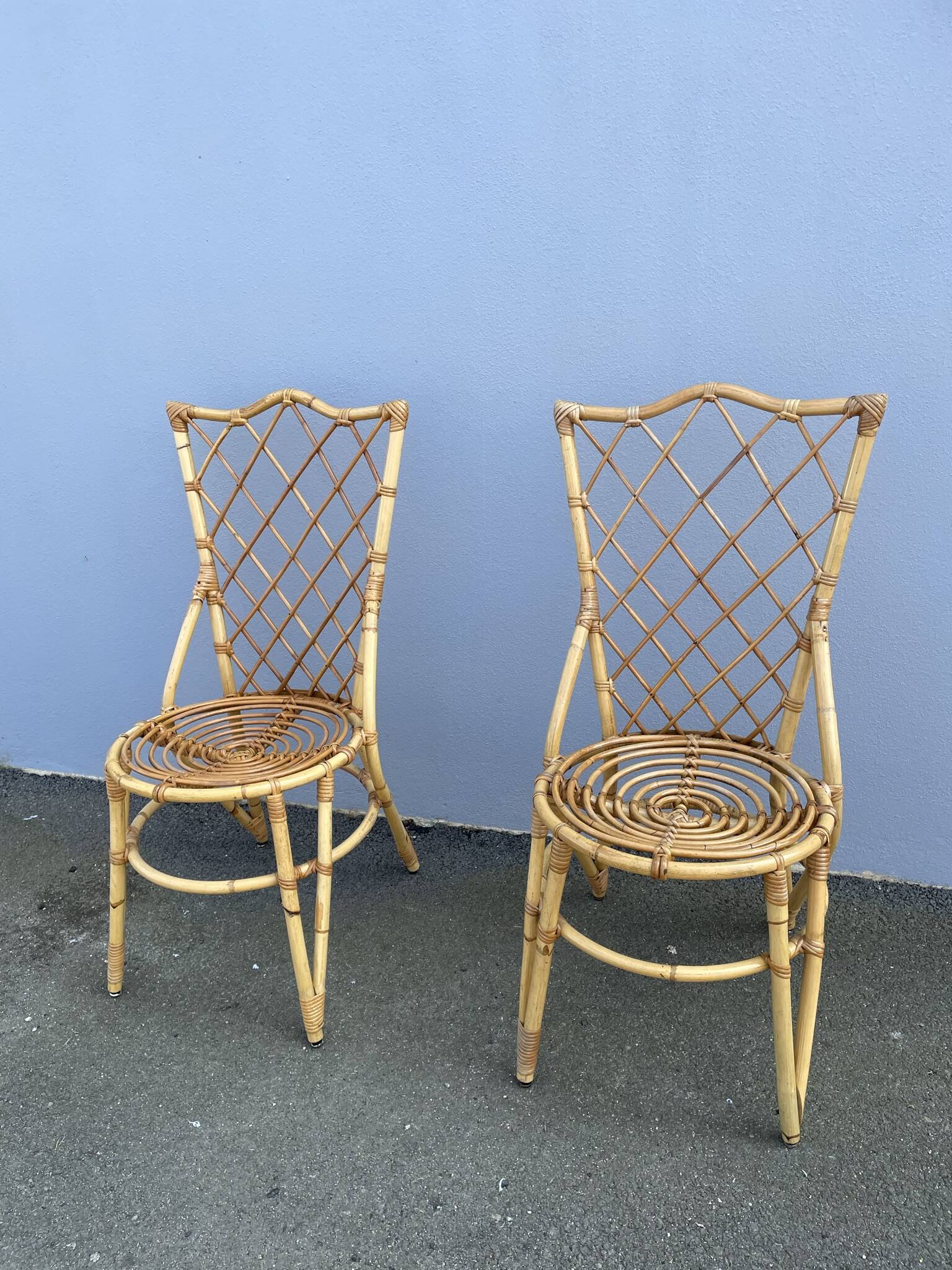 Chaises en rotin  à croisillons