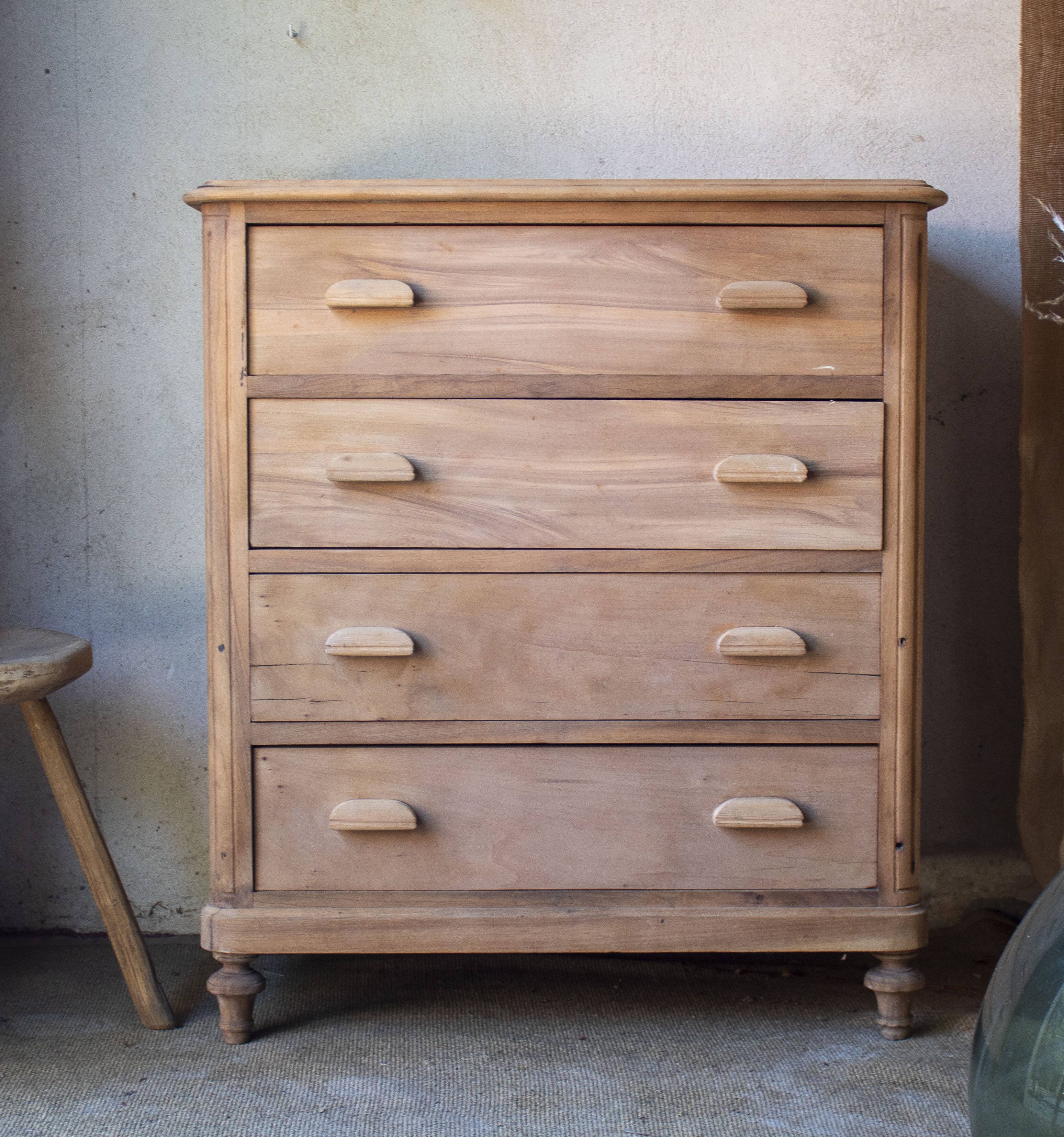 Solid wood chest of drawers