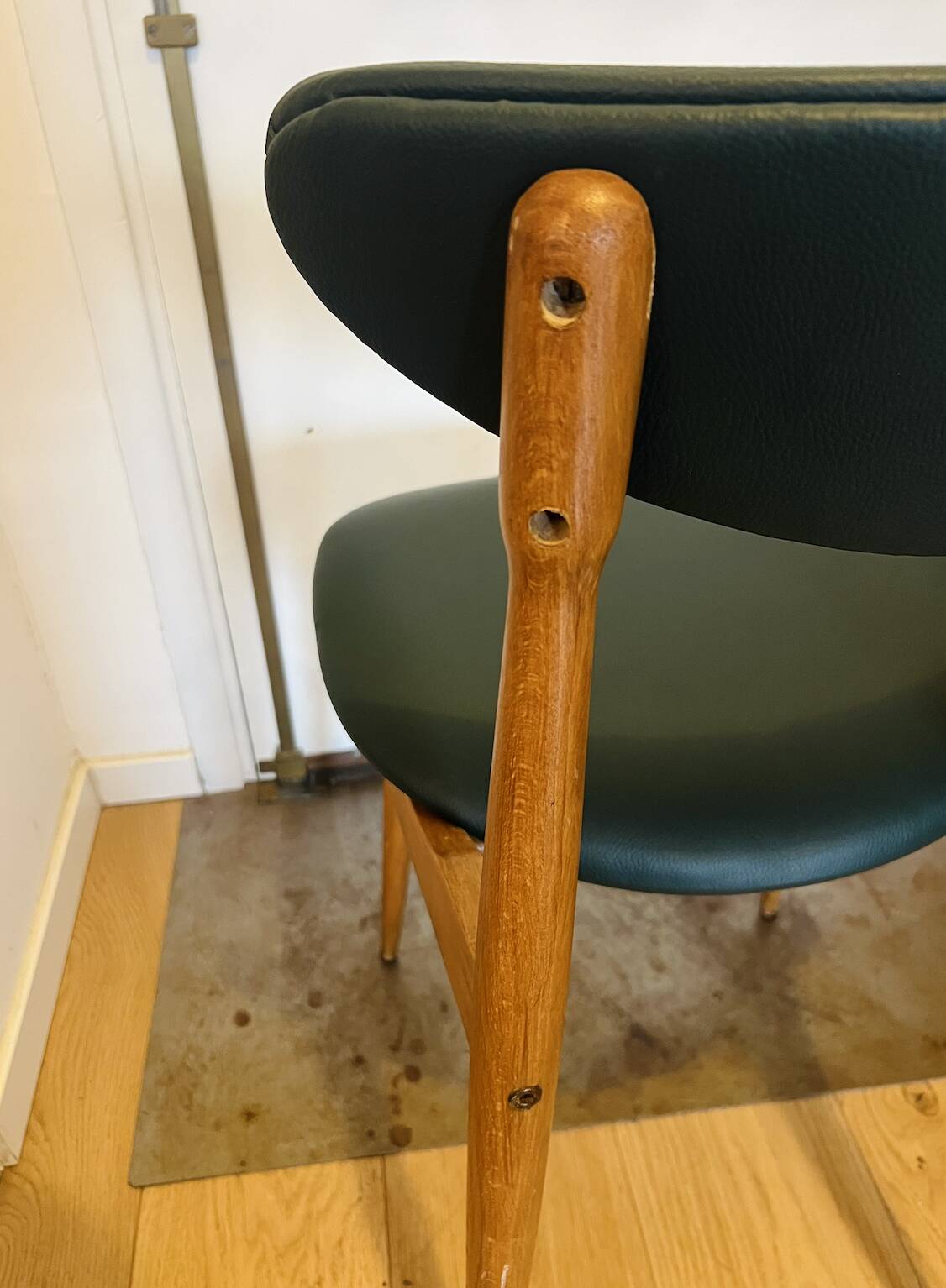 (Lot) 3 Chairs Pierre Guariche Model Licorne