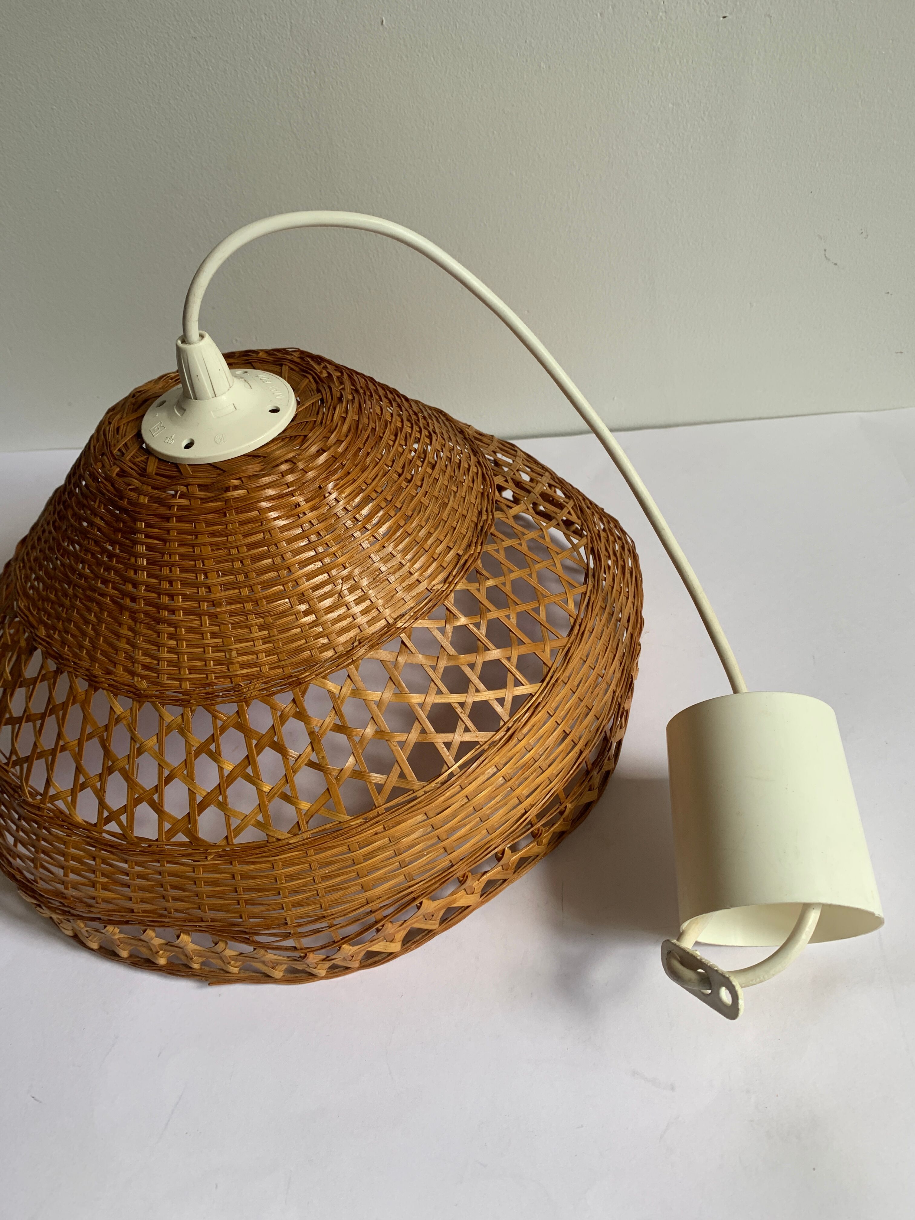 Rattan suspension