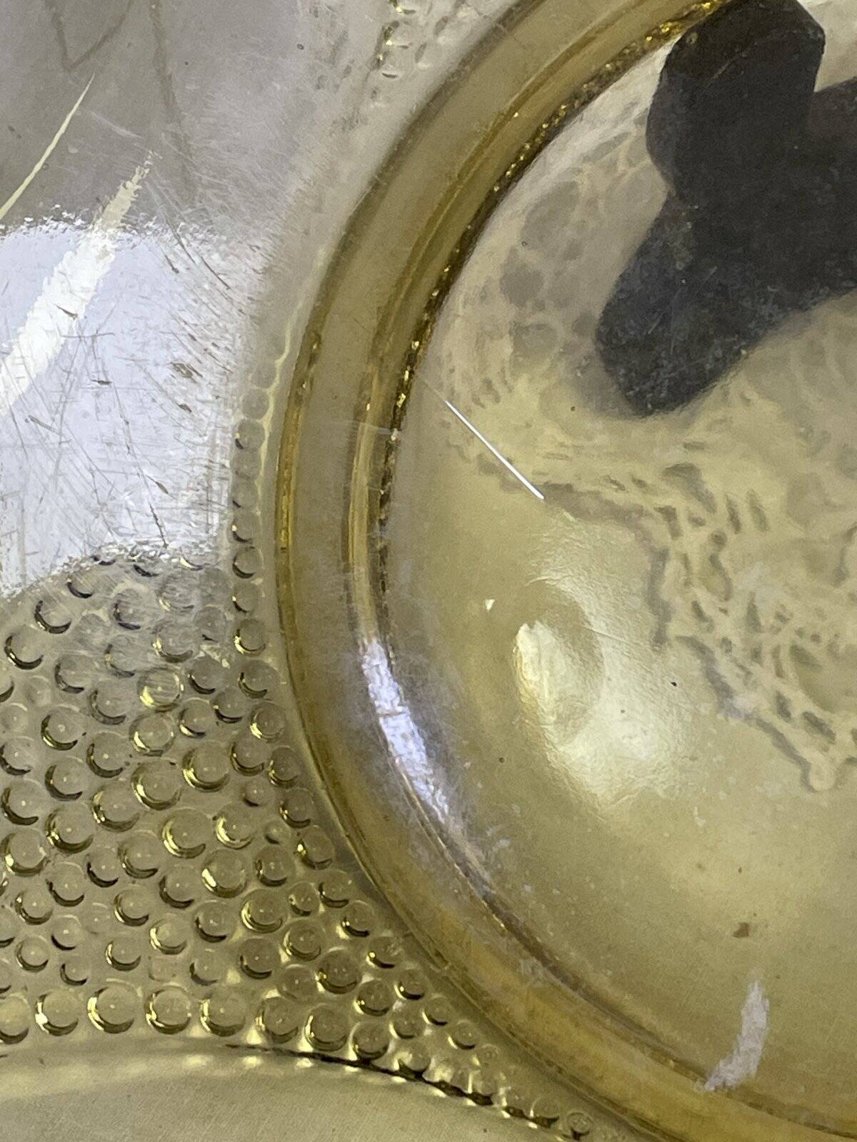 Coupe Art déco en verre jaune