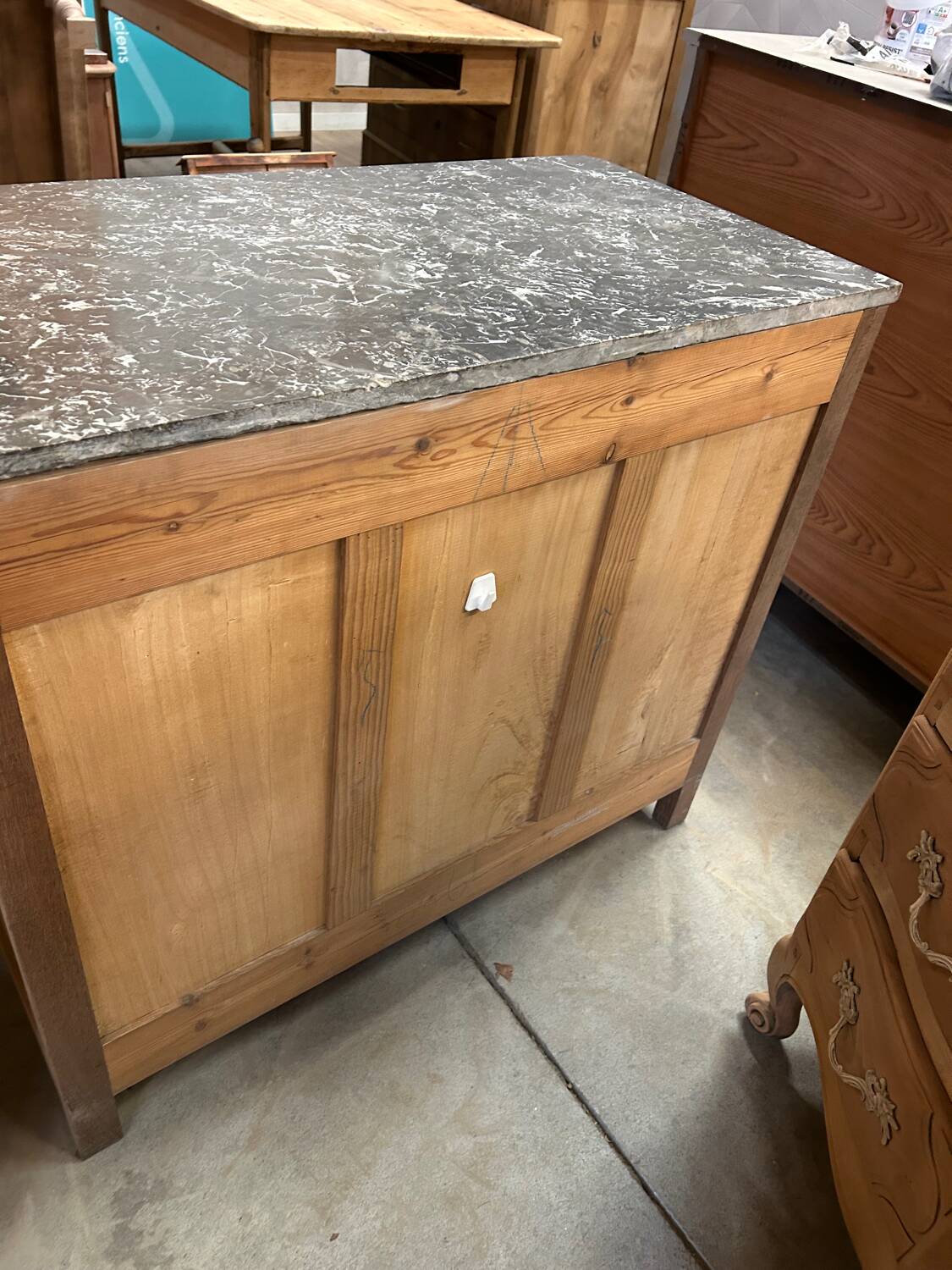Art Deco chest of drawers in black marble and stripped solid oak