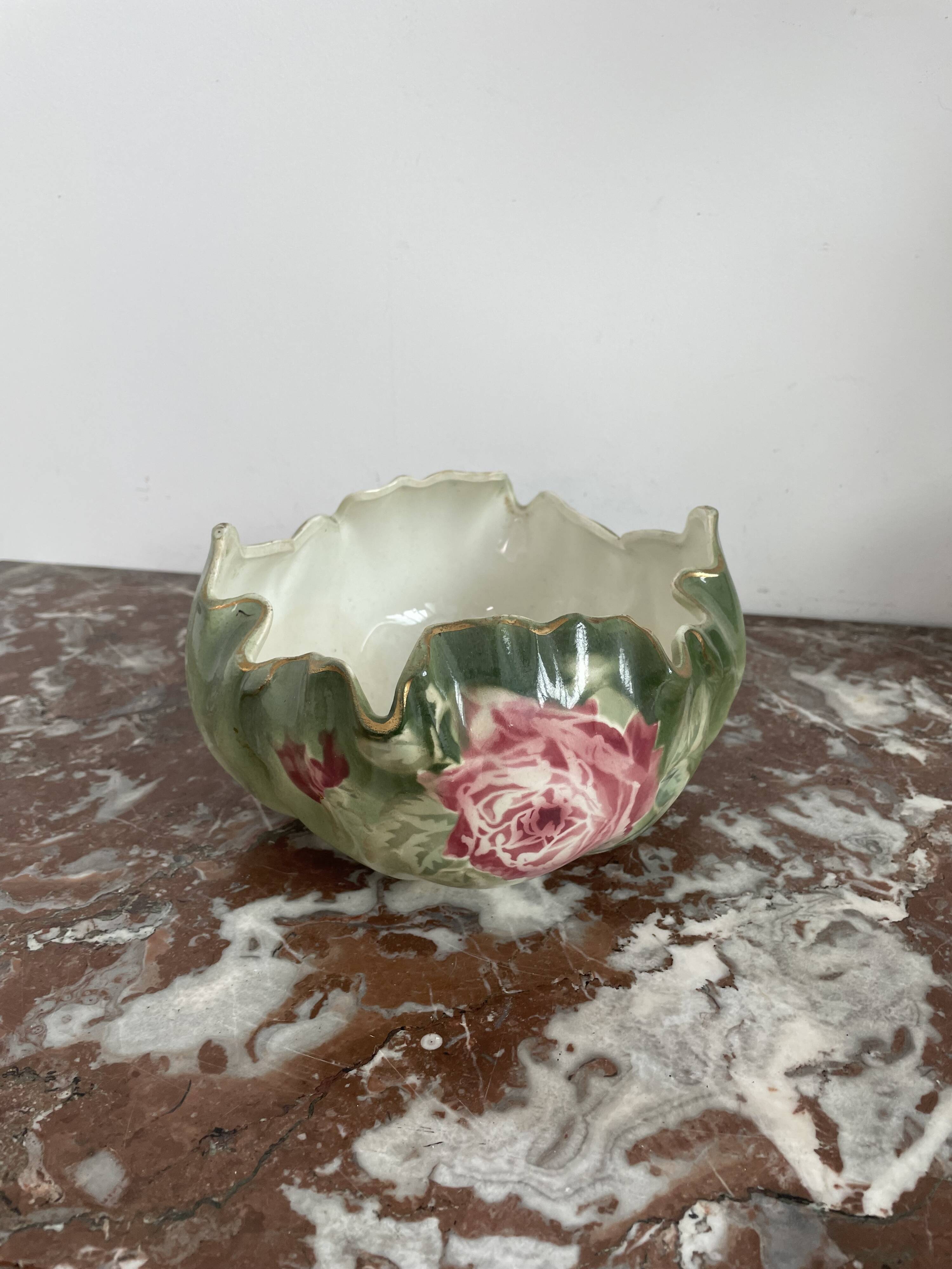Cache-pot, grande coupe, Keller & Guérin, Lunéville, Les Roses, Art Nouveau, barbotine, céramique