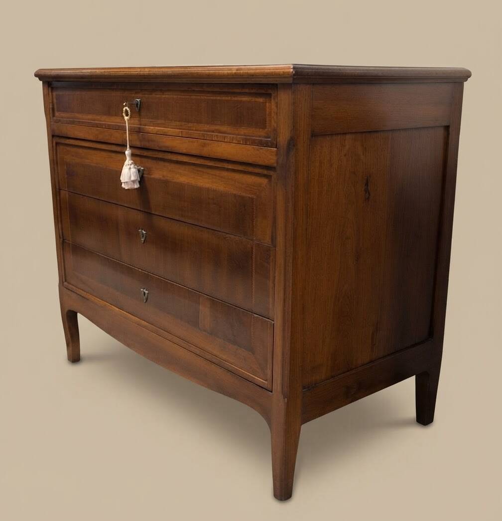 Commode ancienne en noyer, 1880