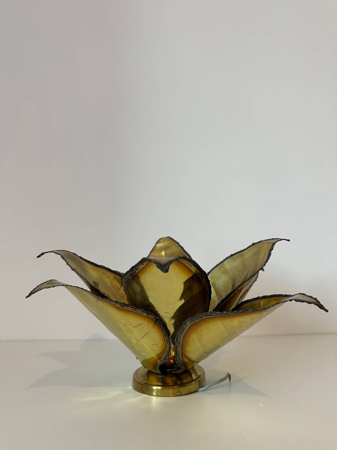 Copper-plated brass flower wall light