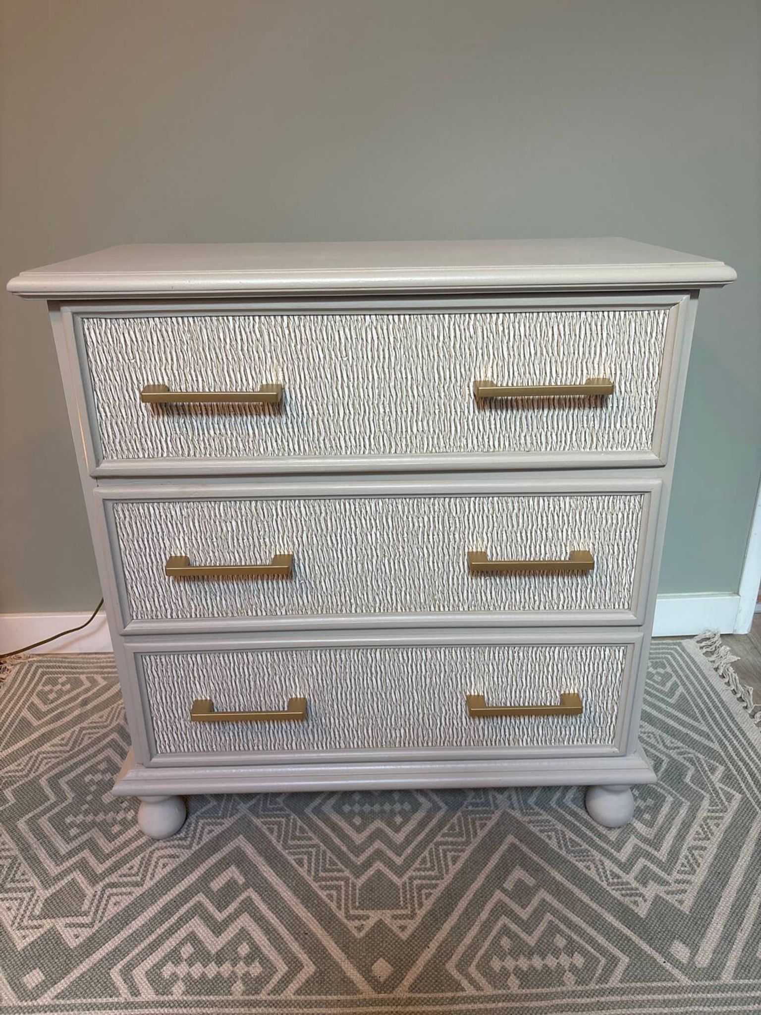 Chest of drawers