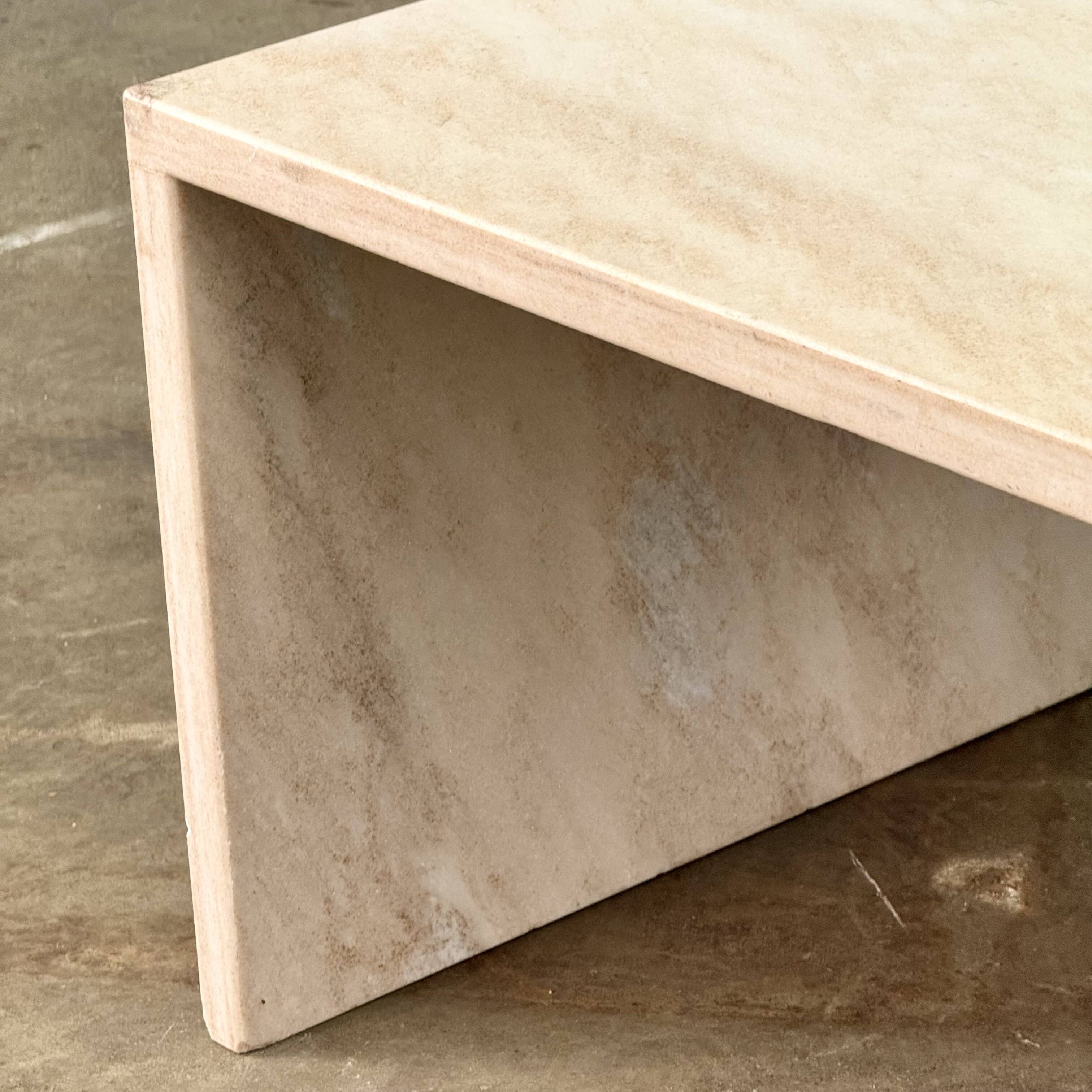 Table basse en marbre italien Palissandro