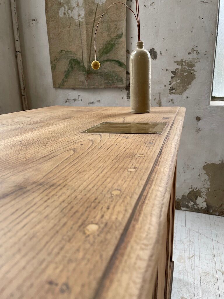 Early 20th century oak trade counter