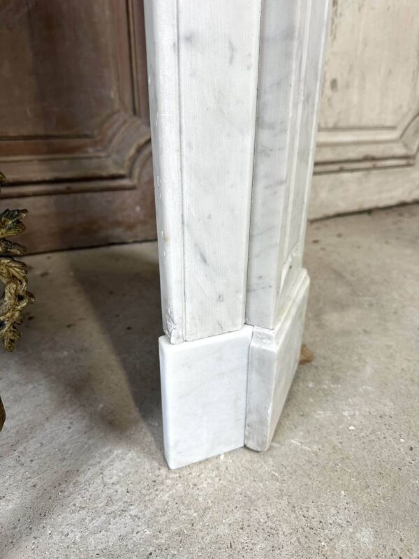 Cheminée de style Louis XV en marbre blanc circa 1900