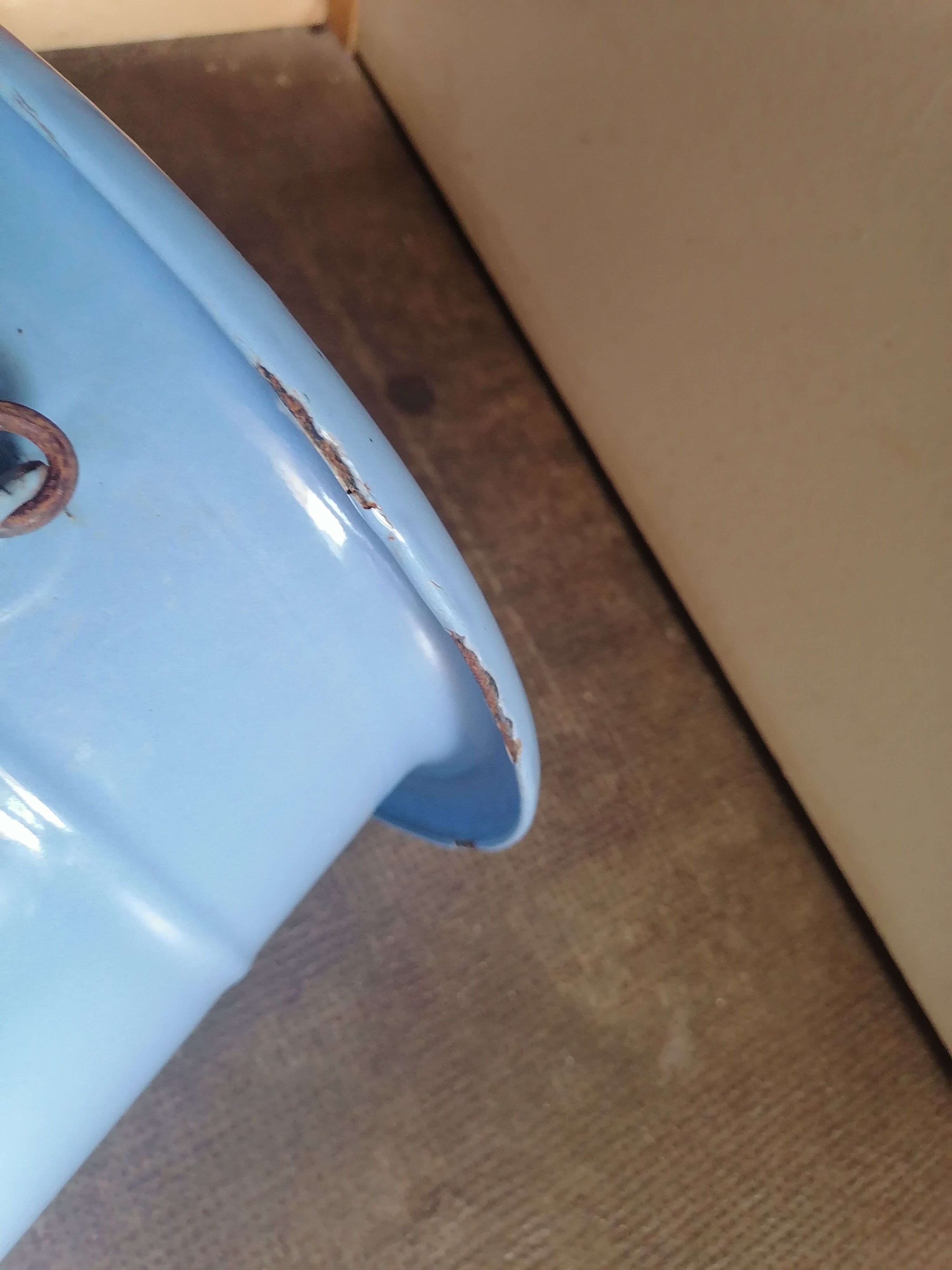 Bucket of ease 1900 enamelled chamber pot