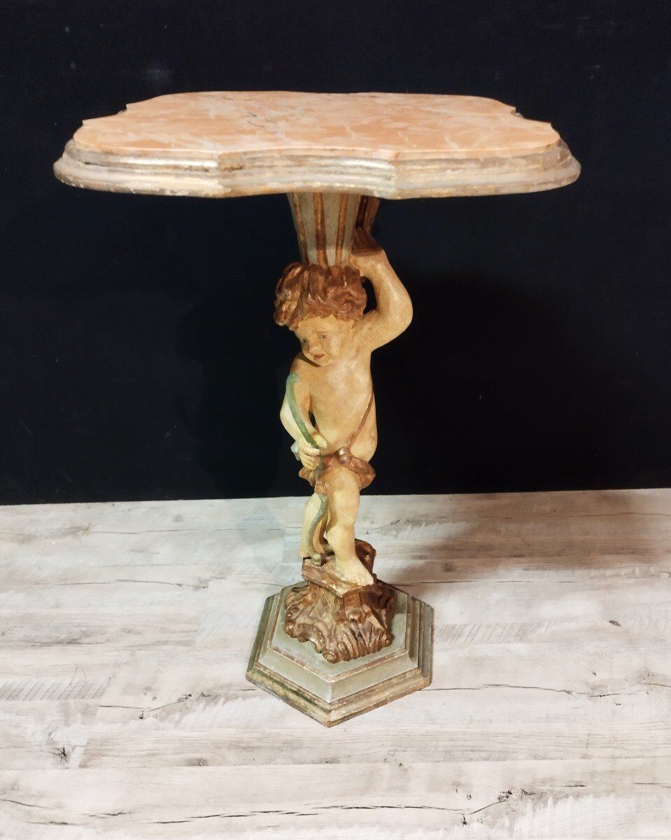 Pedestal table harness with angelot decoration in painted wood