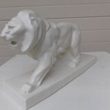 Cracked ceramic lion