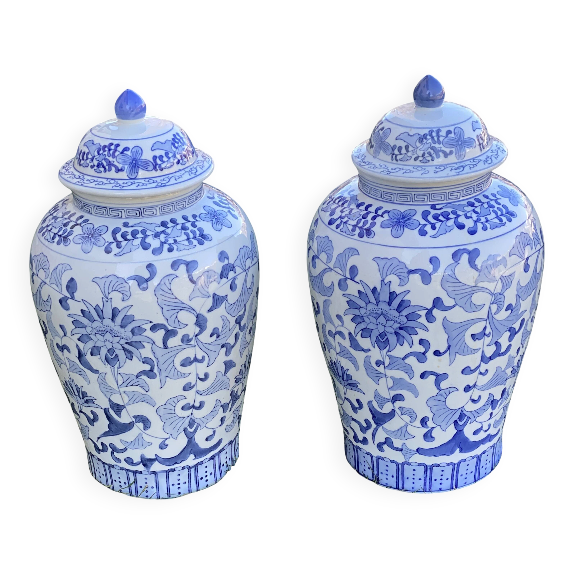 Pair of large vintage Chinese ceramic vases from the 1980s, oriental potiches.
