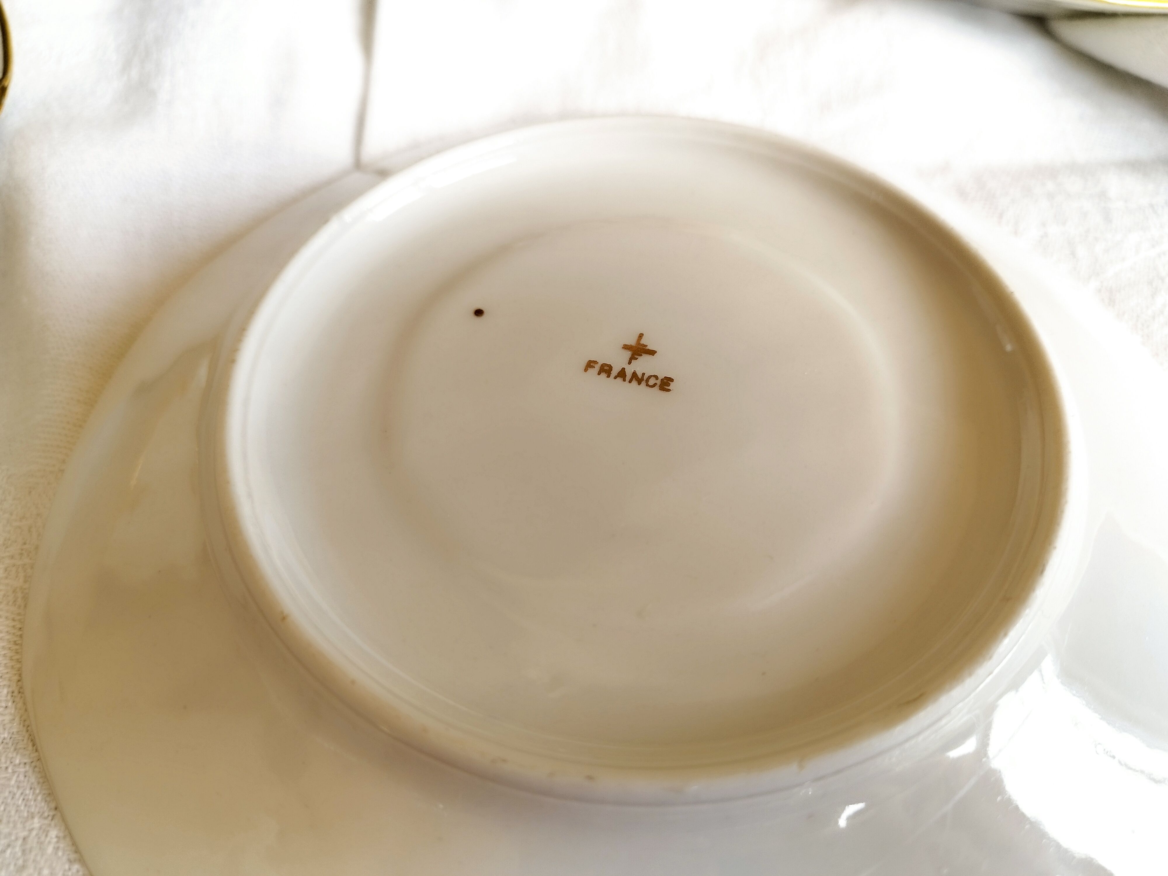 Set of 4 white porcelain cups