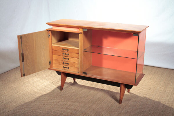 Buffet vaisselier en merisier clair vers 1950