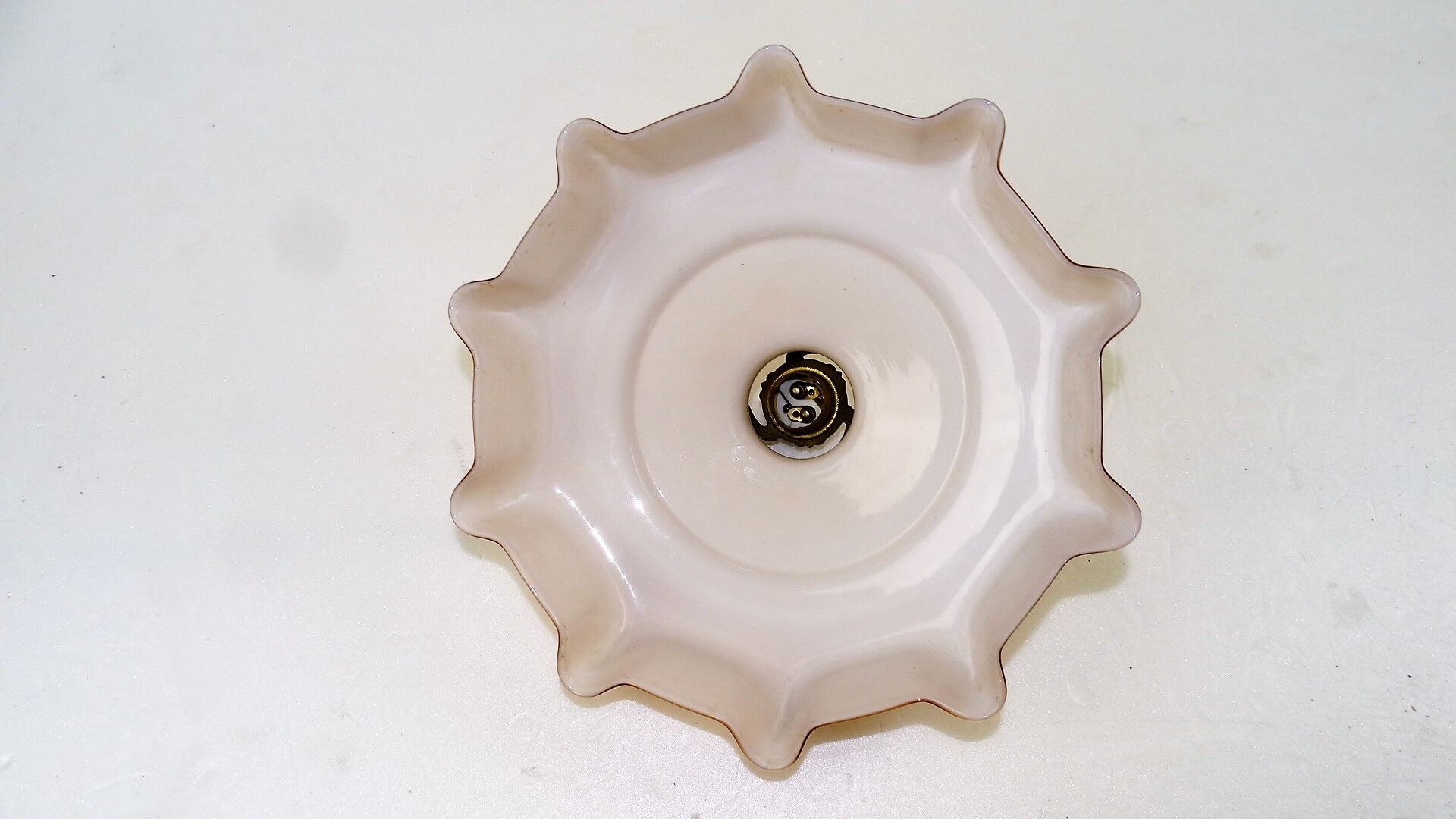 Pink glass hanging lamp