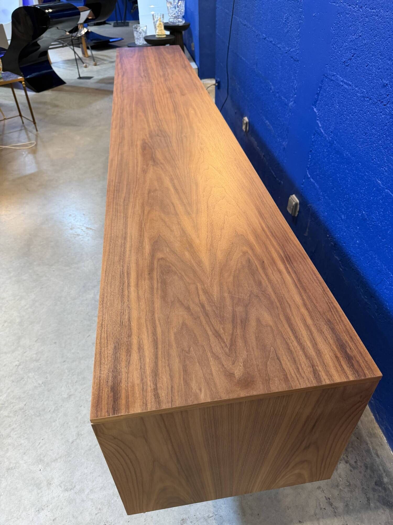 Large 3-metre sideboard in walnut by the manufacturer Punt Mobles.