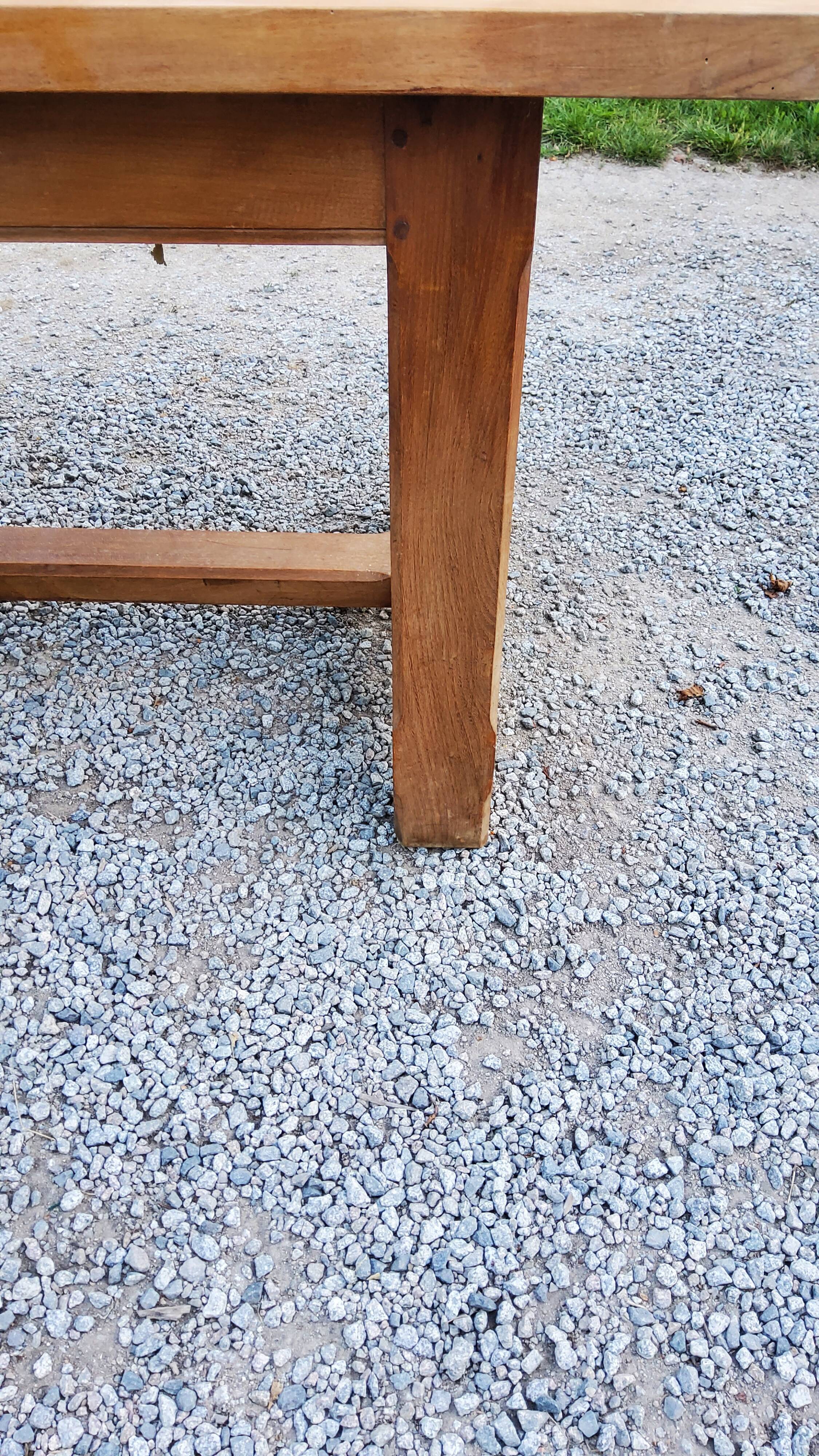 Table de ferme en hêtre et chêne 1 tiroir en ceinture 200cm