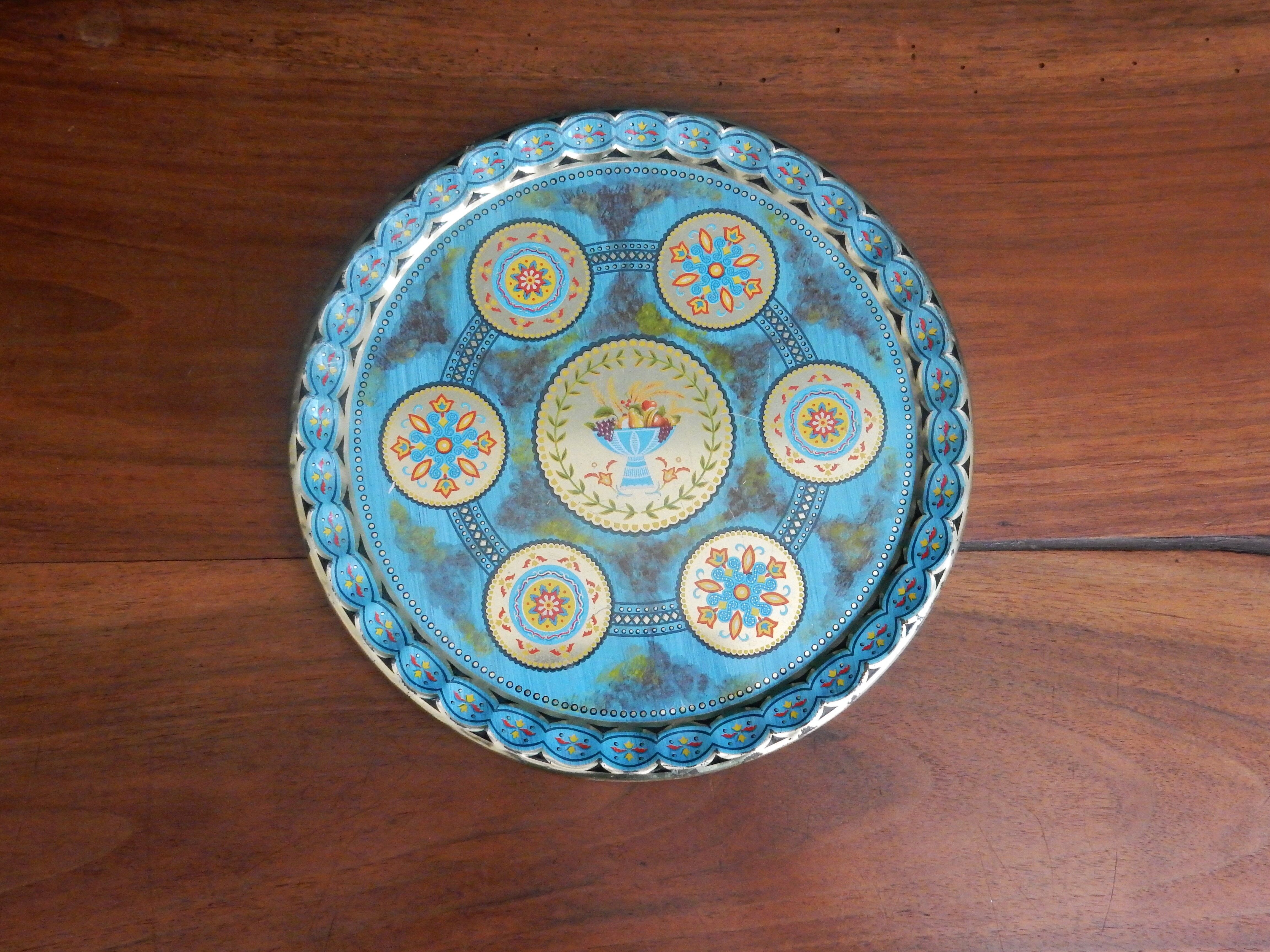 Small round metal tray Baret wave Ambrosia