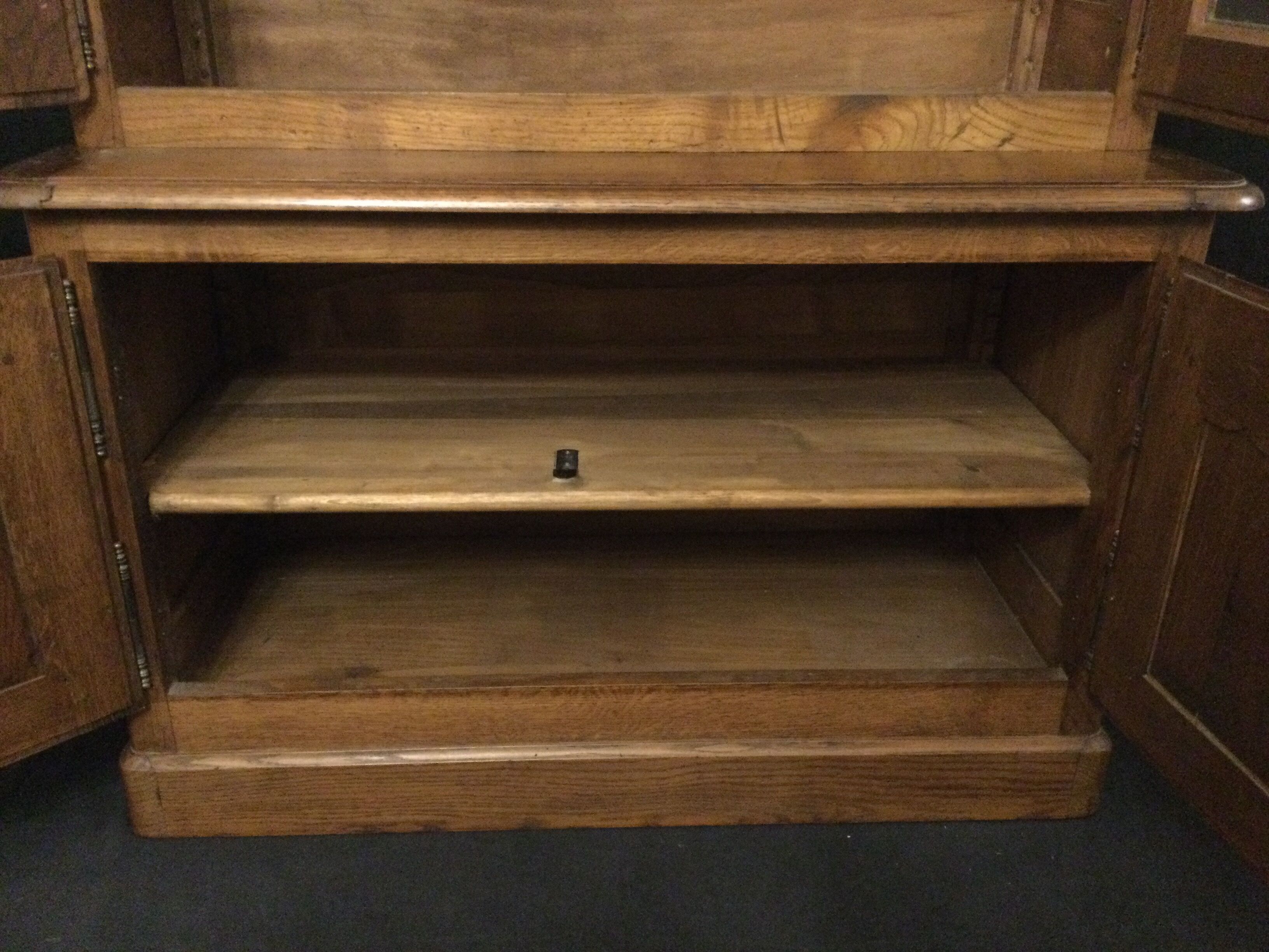 Buffet deux corps vaisselier