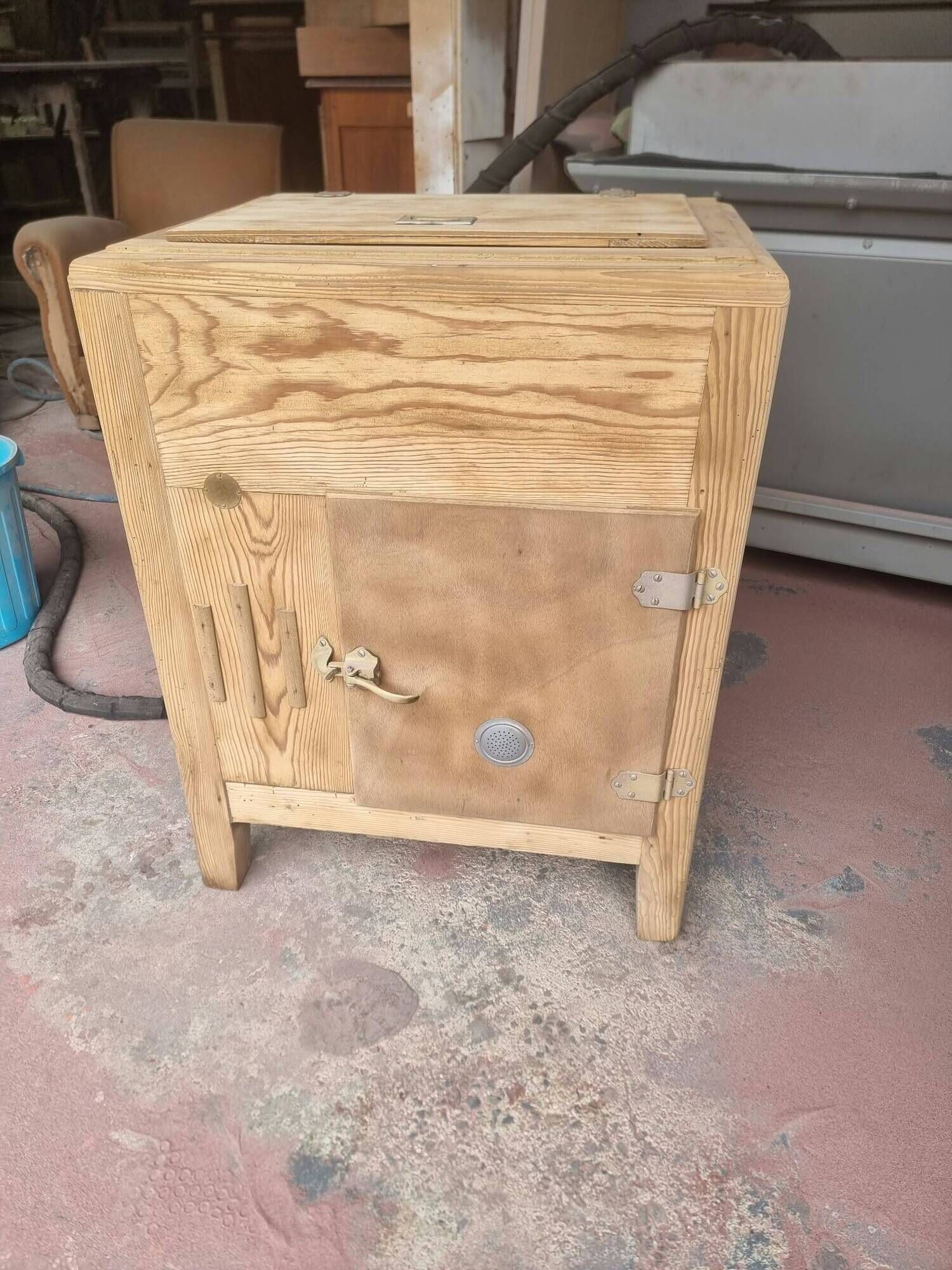 wooden cooler