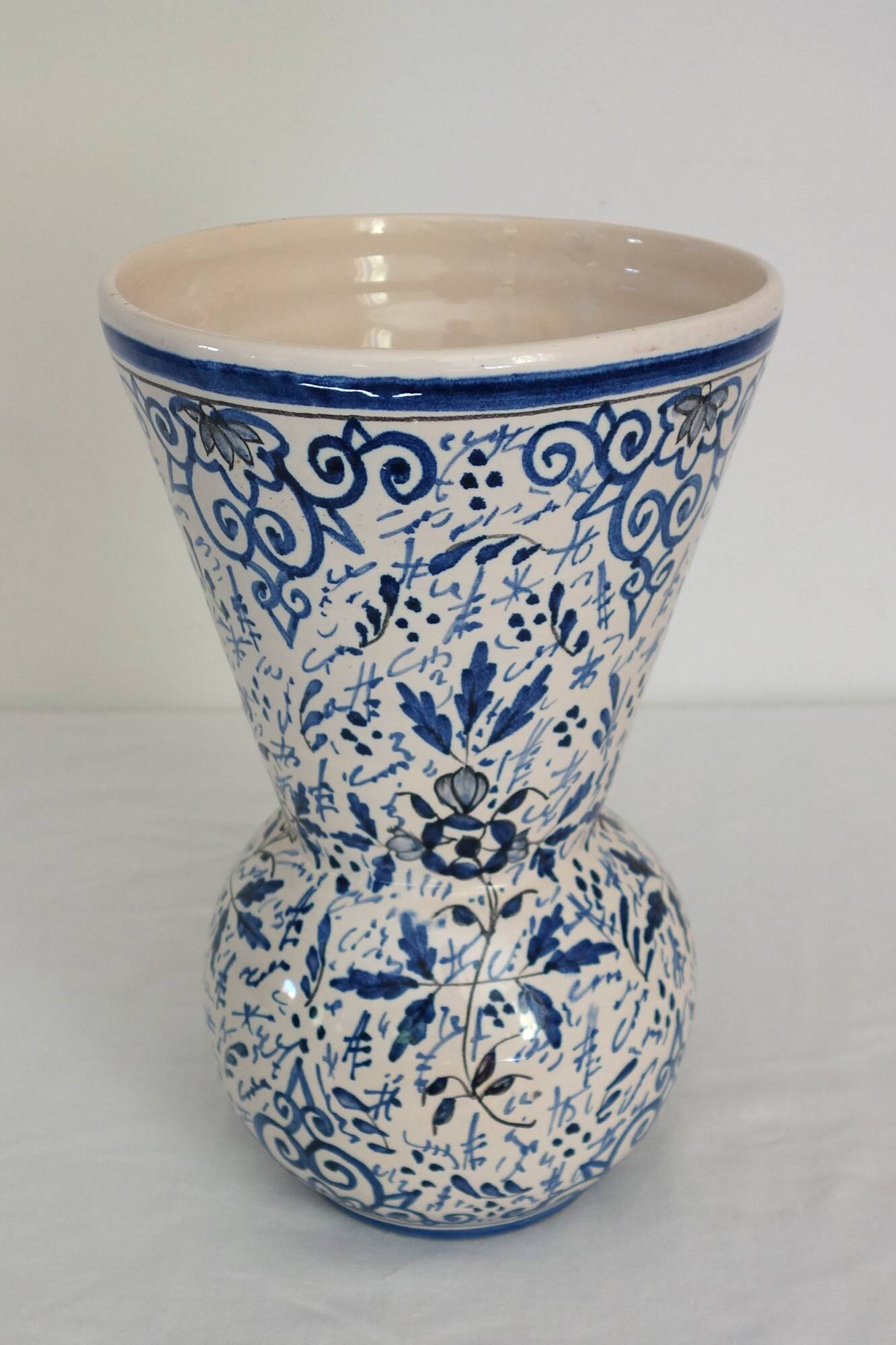 Wisques Abbey ceramic vase