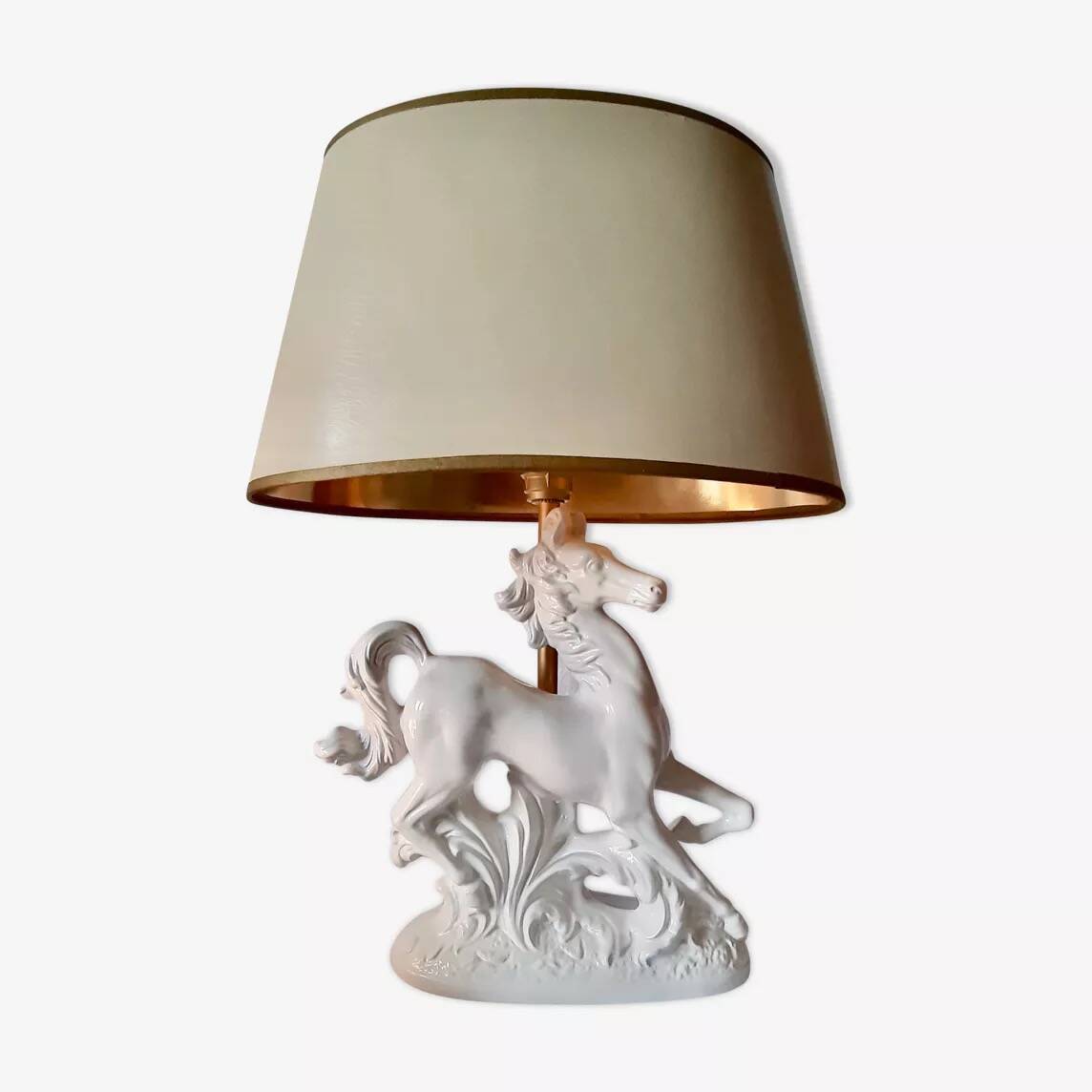 White horse lamp