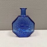 Blue glass vase from Riihimäen Lasi Finland, by Nanny Still.
