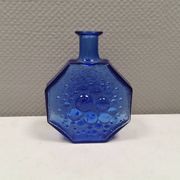 Blue glass vase from Riihimäen Lasi Finland, by Nanny Still.