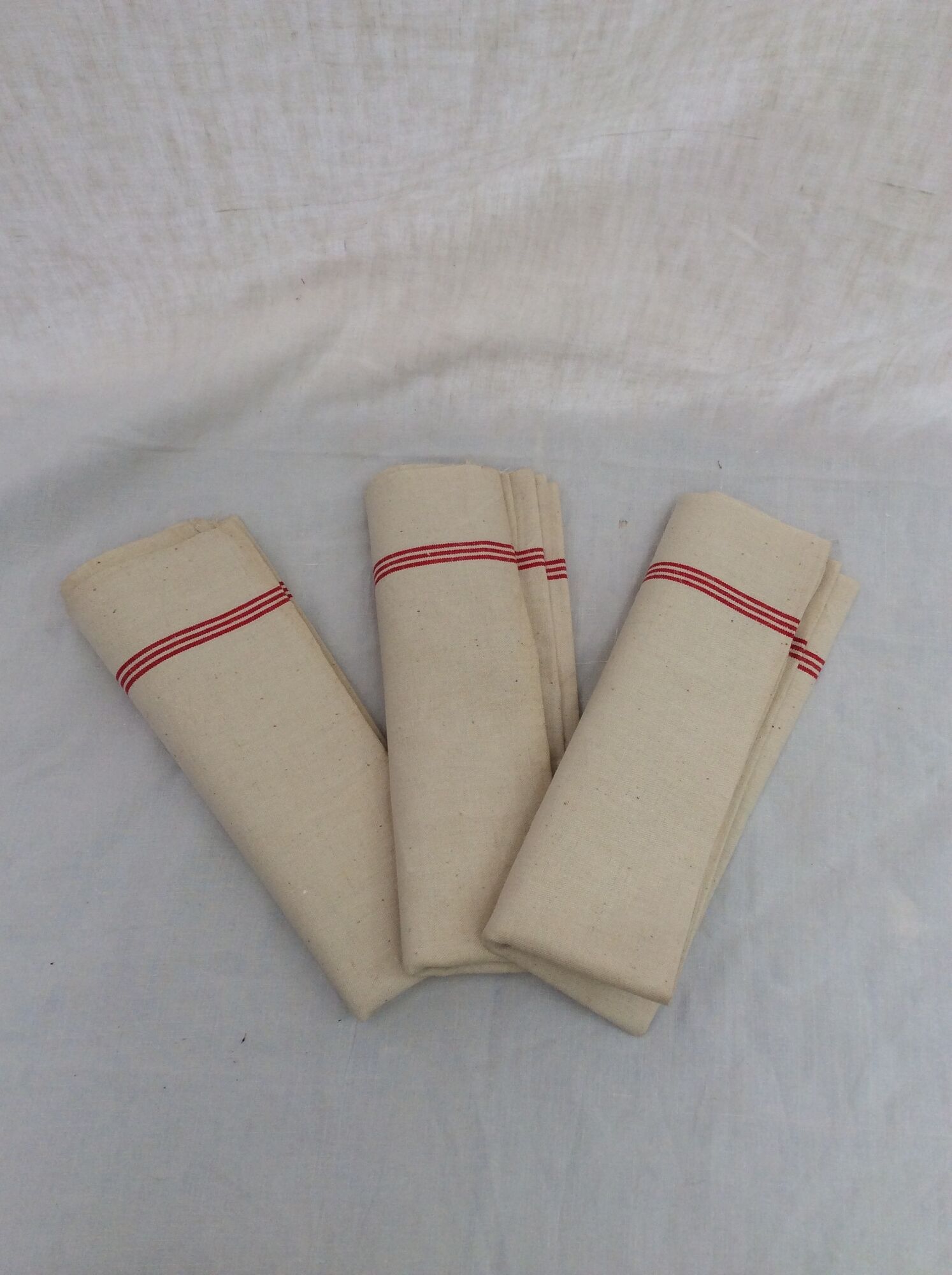 Lot of 3 red bedding towels woven in linen